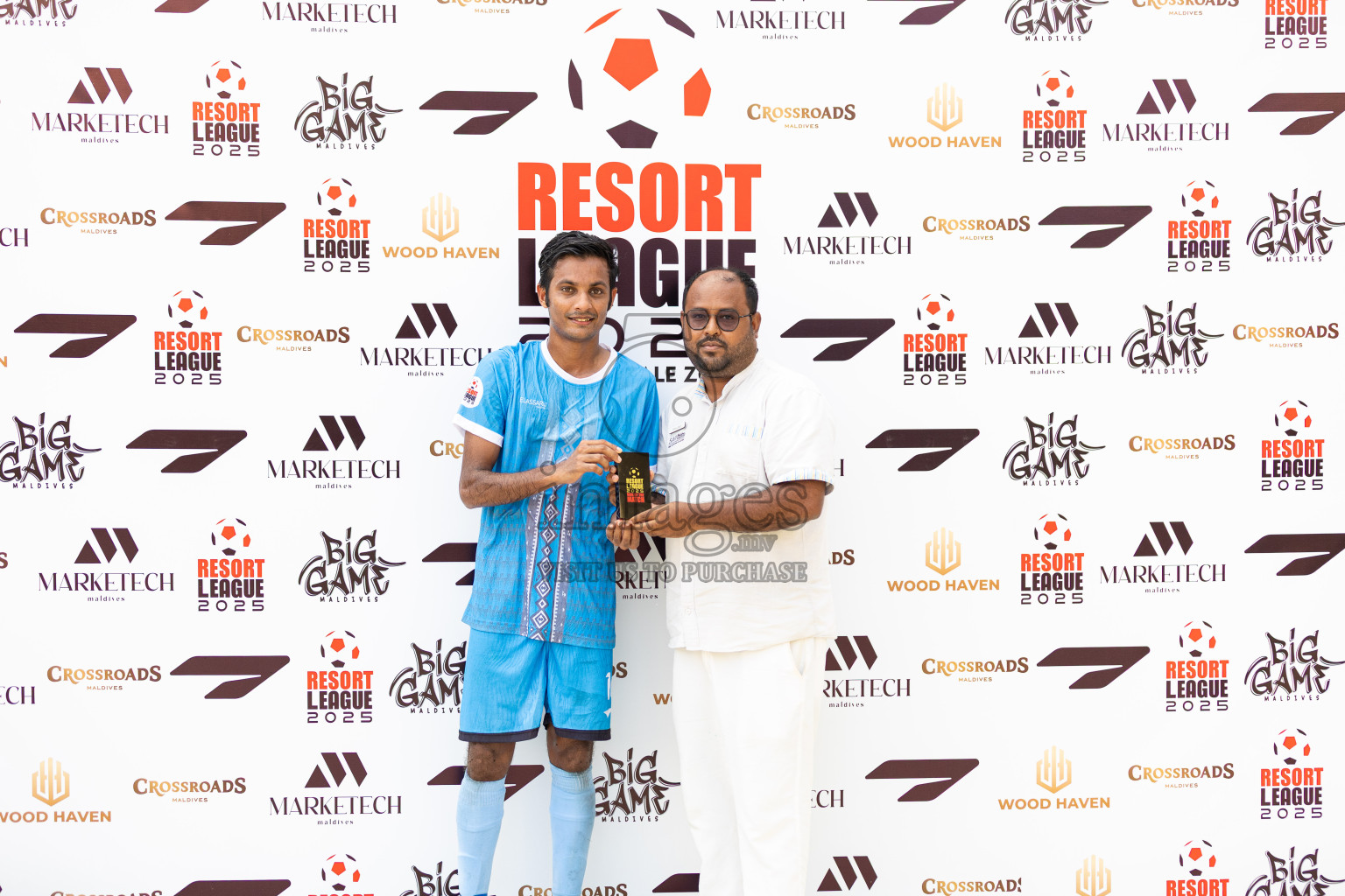 Velassaru vs Ozen Bolifushi in Resort League 2025 (South Male Zone) day 3 was held on Tuesday, 30th September 2025 in Crossroads's Maldives, Photos: Areef Adam / images.mv