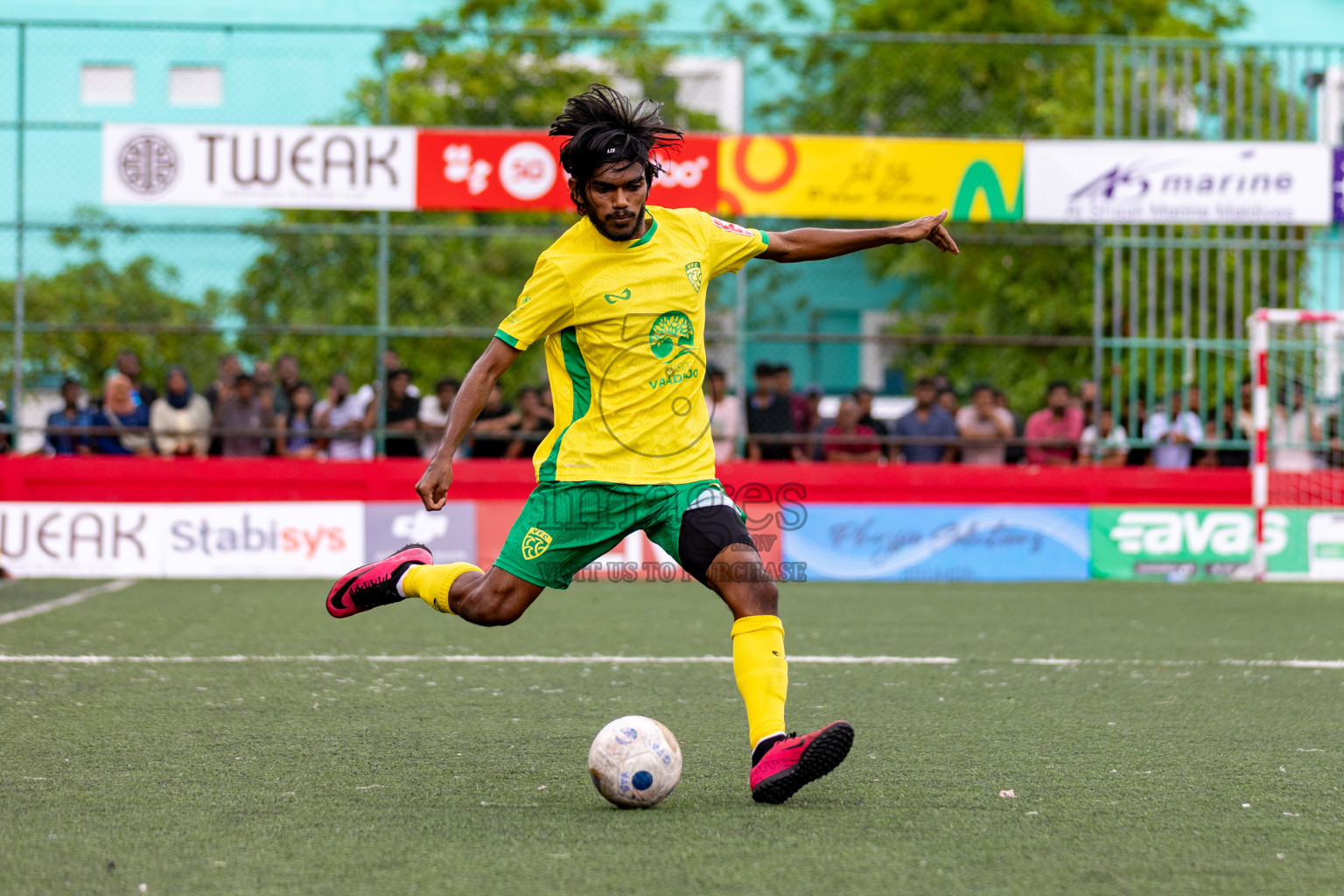 GDh Vaadhoo VS GDh Thinadhoo in Atoll Round Semi-Final on Day 20 of Golden Futsal Challenge 2025 was held on Friday, 24 January 2025, in Hulhumale', Maldives. Photos: Hassan Simah / images.mv