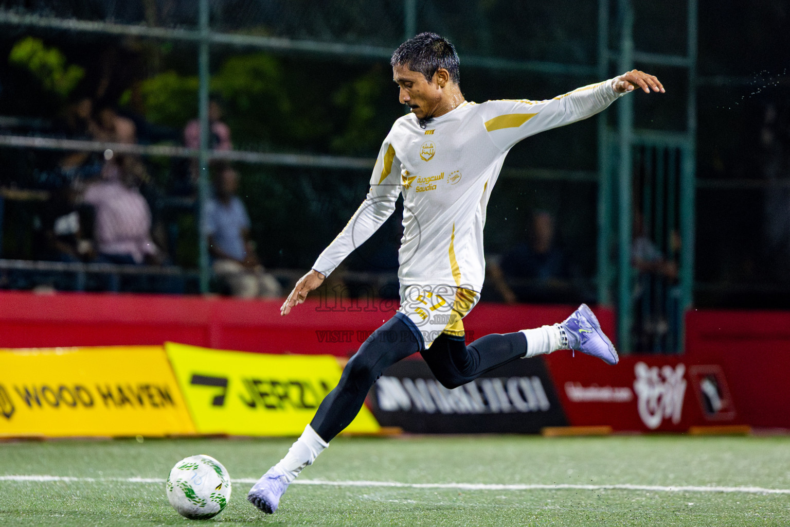 Hajj Club vs Club Apollo in Day 10 of Office League 2025 was held on Friday, 25th April 2025 in Hulhumale', Maldives. Photos: Nausham Waheed / images.mv