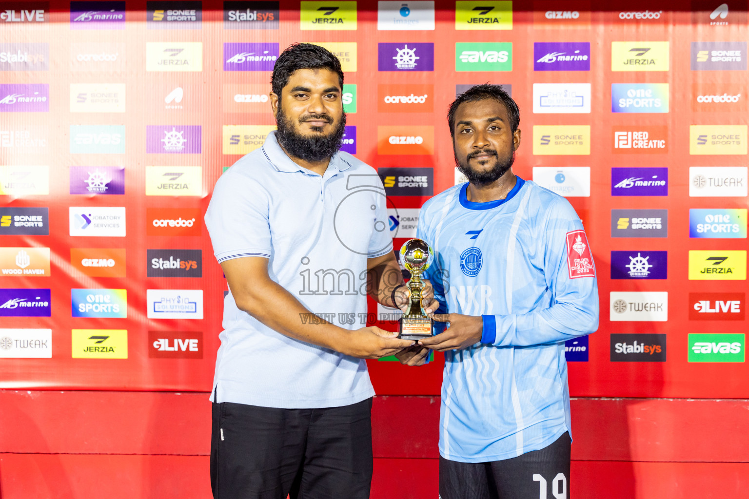 Hdh Neykurendhoo VS Hdh Finey in Day 9 of Golden Futsal Challenge 2025 was held on Monday, 13th January 2025, in Hulhumale', Maldives Photos: Nausham Waheed , Ismail Thoriq / images.mv
