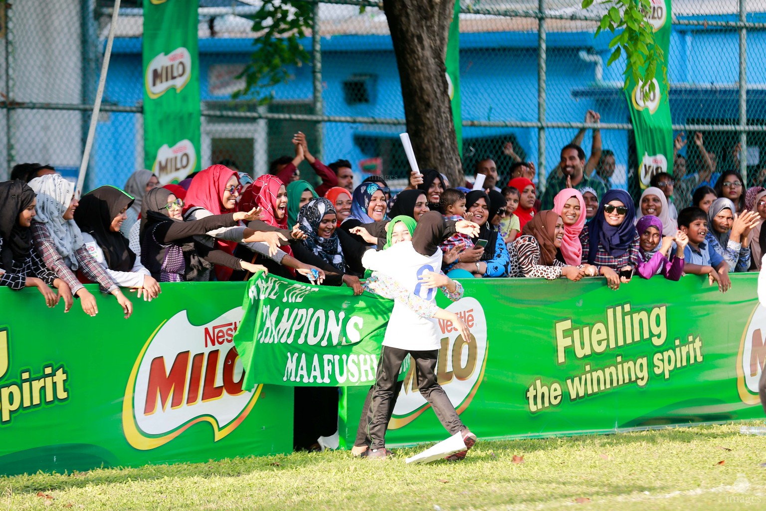 Finals of Under 16 Interschool handball tournament in Male', Maldives, Sunday, April. 24, 2016.(Images.mv Photo/ Hussain Sinan).