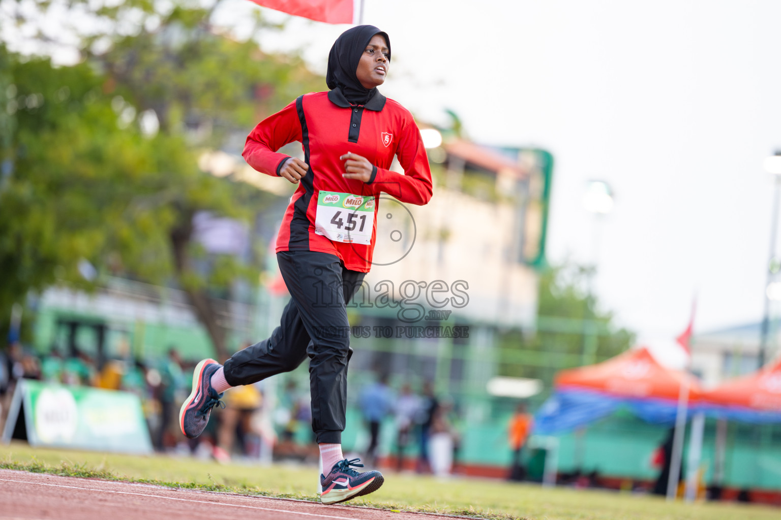 Day 4 of Inter-school Athletics Championship 2025 held in Ekuveni Synthetic Track, Male', Maldives on Thursday, 09th October 2025. Photos by: Raaif Yoosuf / Images.mv