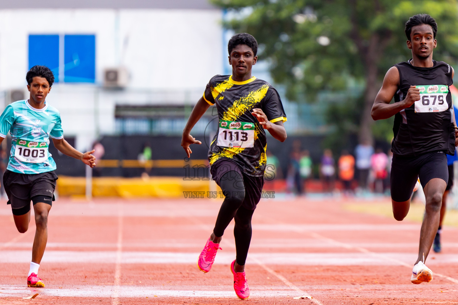 Day 4 of Inter-school Athletics Championship 2025 held in Ekuveni Synthetic Track, Male', Maldives on Thursday, 09th October 2025. Photos by: Nausham Waheed / Images.mv