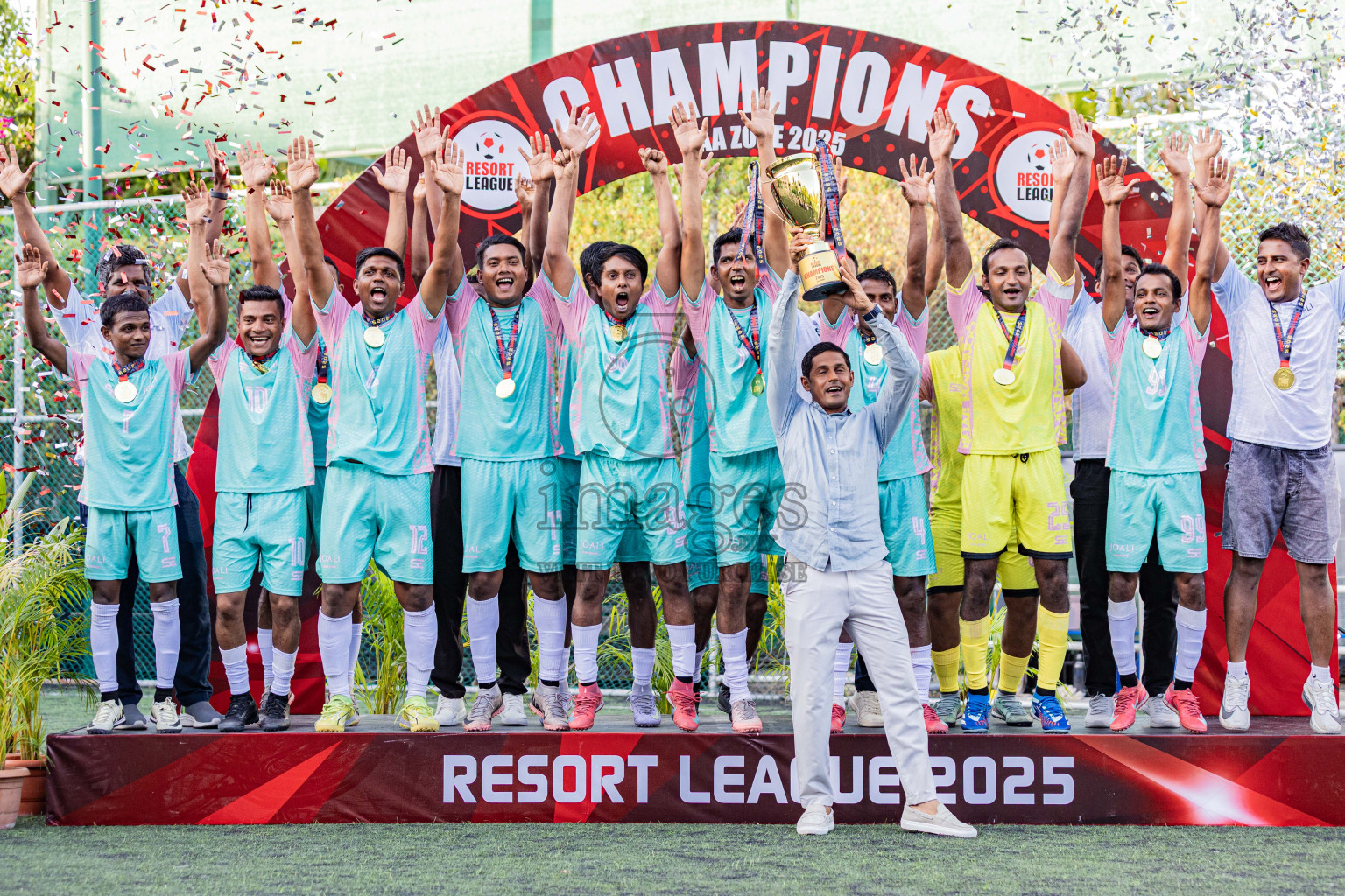 Resort League 2025 Raa Zone - Final Match
Joali vs kothaifaru in Resort League 2025 (Raa Zone) was held on Thursday, 21th august 2025 in JOALI Maldives Resort, Raa Atoll, Maldives. Photos: Areef Adam / images.mv
