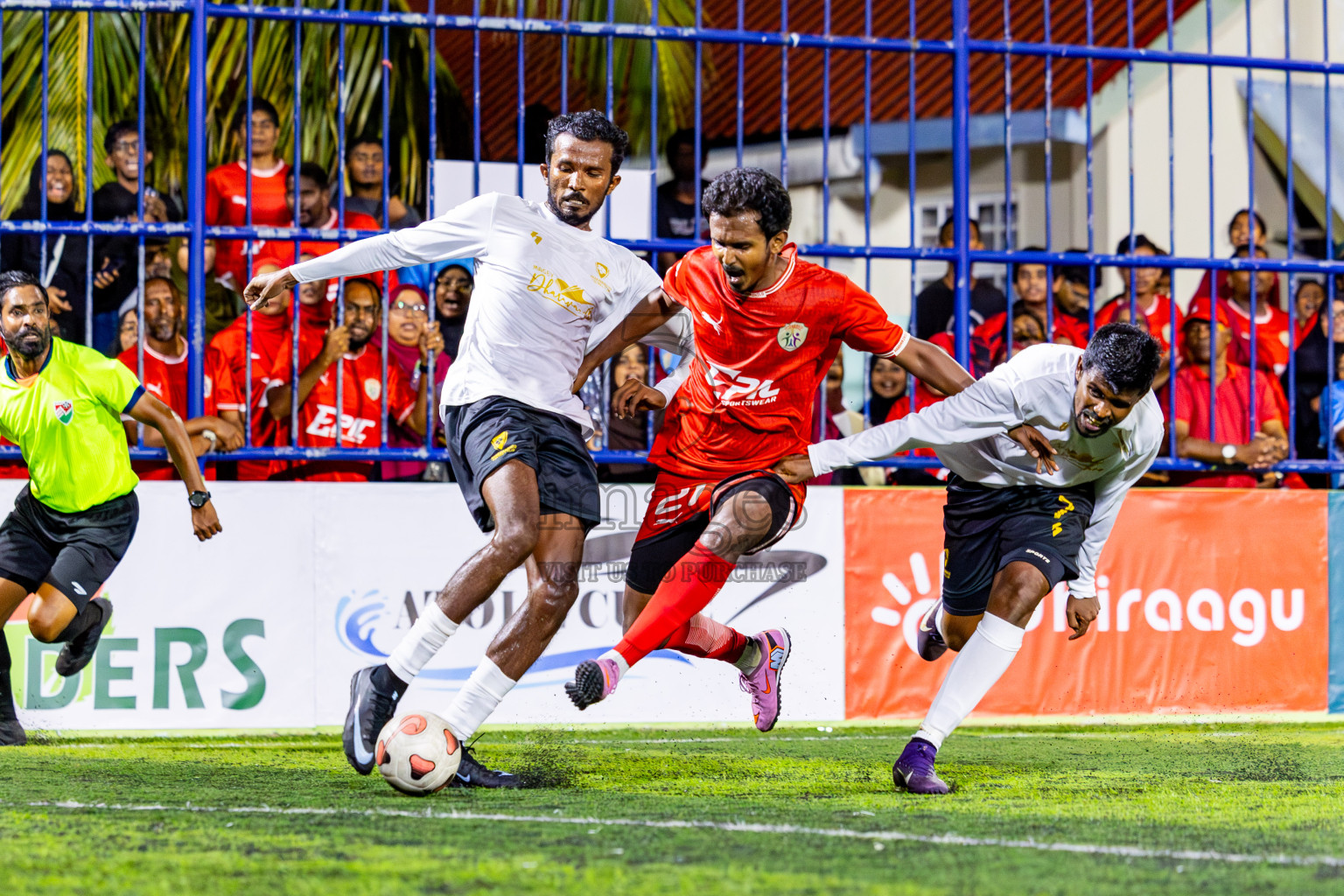 Kudarikilu vs Dharavandhoo in Day 4 of Better in Baa Futsal Fiesta 2025 Men's division held in B. Eydhafushi, Maldives on Saturday, 8th November 2025. Photos: Nausham Waheed / images.mv