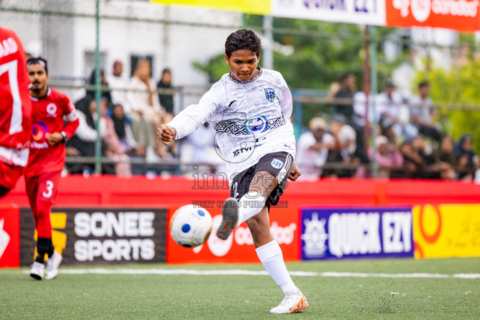 GDh Madaveli vs GDh Faresmaathodaa in Day 12 of Golden Futsal Challenge 2025 was held on Thursday, 16th January 2025, in Hulhumale', Maldives Photos: Nausham Waheed  / images.mv