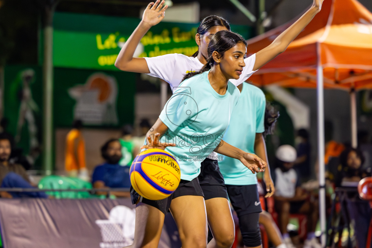 Day 4 of MILO Ramadan 3x3 Challenge 2024 was held in Ekuveni Outdoor Basketball Court at Male', Maldives on Friday, 15th March 2024.
Photos: Mohamed Mahfooz Moosa / images.mv