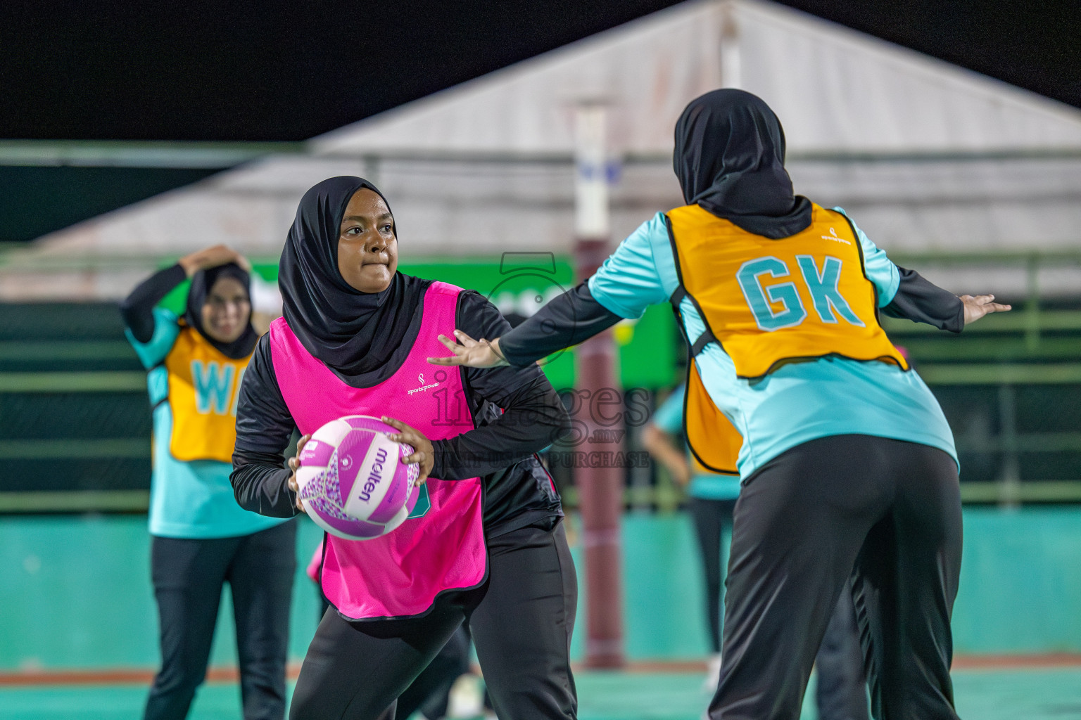 MV Netters vs United Unity Sports Club in Division 2 of of National Netball Tournament 2025 held in Ekuveni Netball Court at Male', Maldives on Thursday, 22nd May 2025. Photos: Mohamed Mahfooz Moosa / images.mv