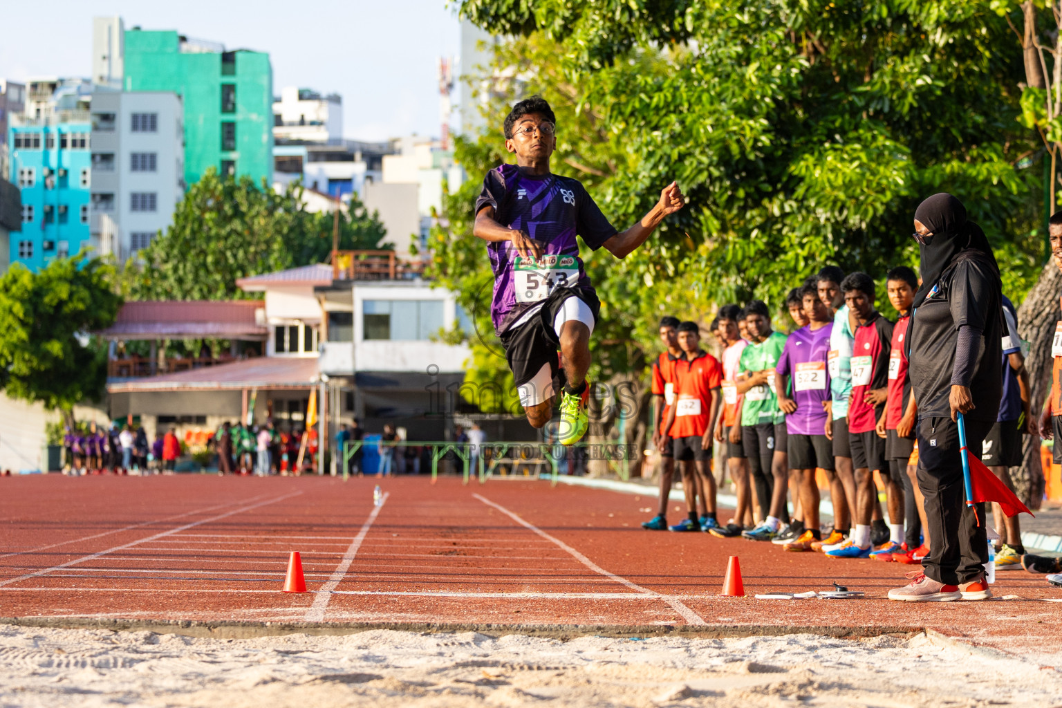 Day 4 of Inter-school Athletics Championship 2025 held in Ekuveni Synthetic Track, Male', Maldives on Thursday, 09th October 2025. Photos by: Raaif Yoosuf / Images.mv