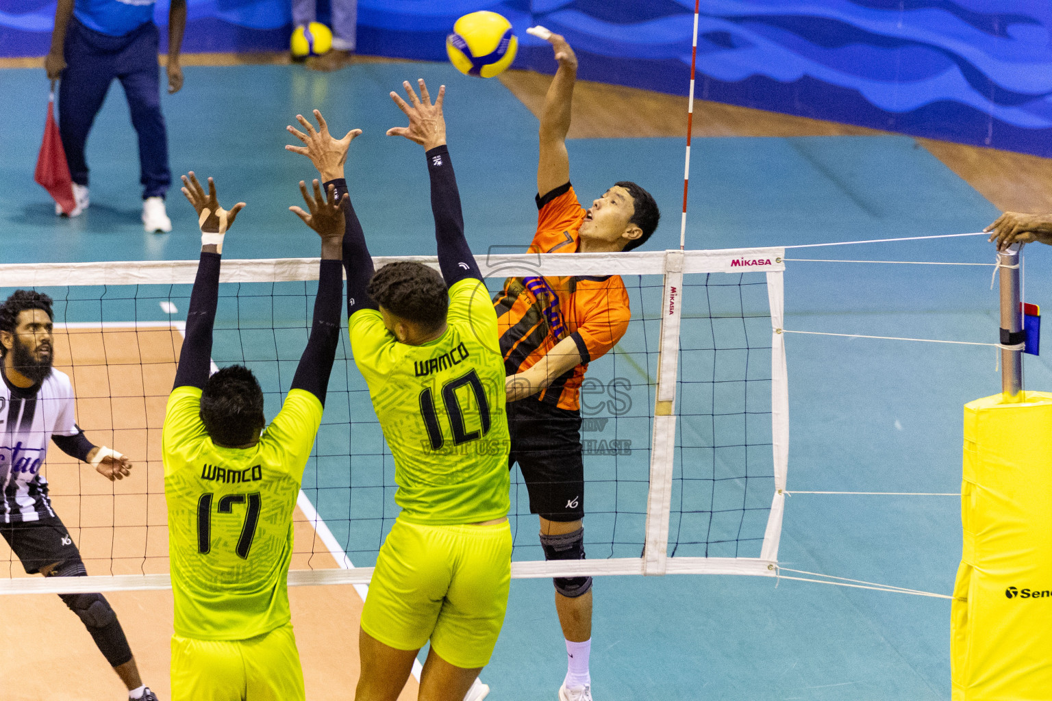 Final of Men's Division of Volleyball Association Cup 2023 held in Male', Maldives on Tuesday, 26th December 2023 at Social Center Indoor Hall Photos By: Nausham Waheed /images.mv