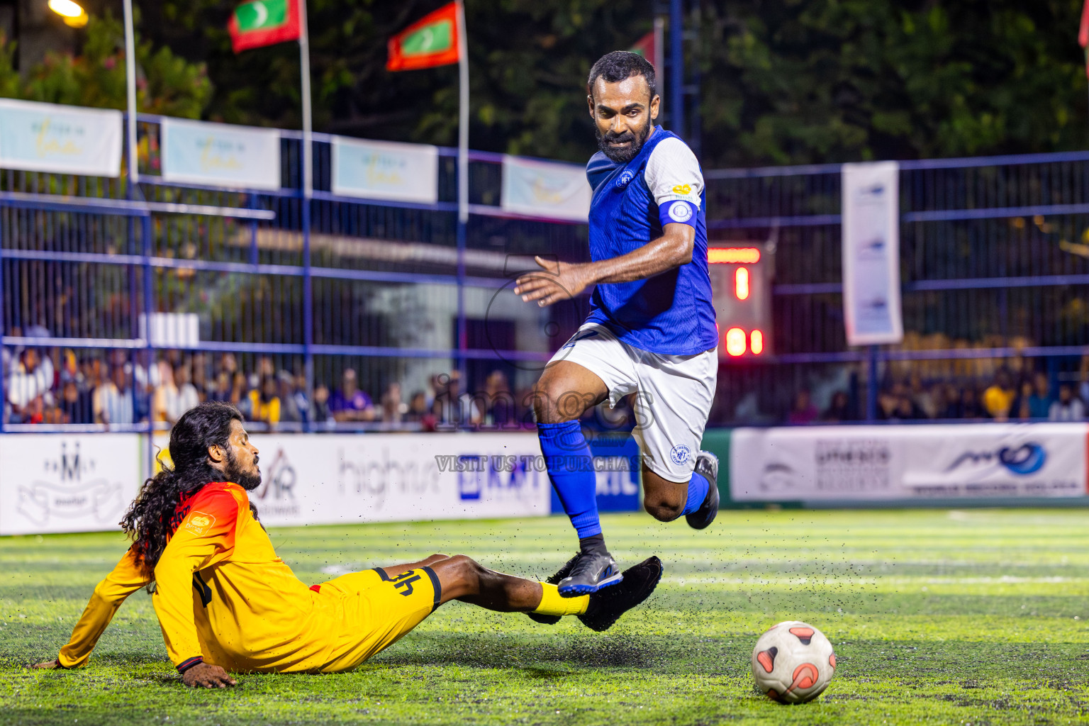Hithaadhoo vs Thulhaadhoo in Day 5 of Better in Baa Futsal Fiesta 2025 Men's division held in B. Eydhafushi, Maldives on Sunday, 9th November 2025. Photos: Nausham Waheed / images.mv