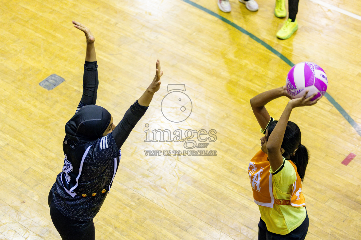 Kulhudhuffushi Youth & Recreation Club vs SC Shining Star in Division 1 of National Netball Tournament 2025 held in Social Center at Male', Maldives on Sunday, 25th May 2025. Photos: Hassan Simah / images.mv