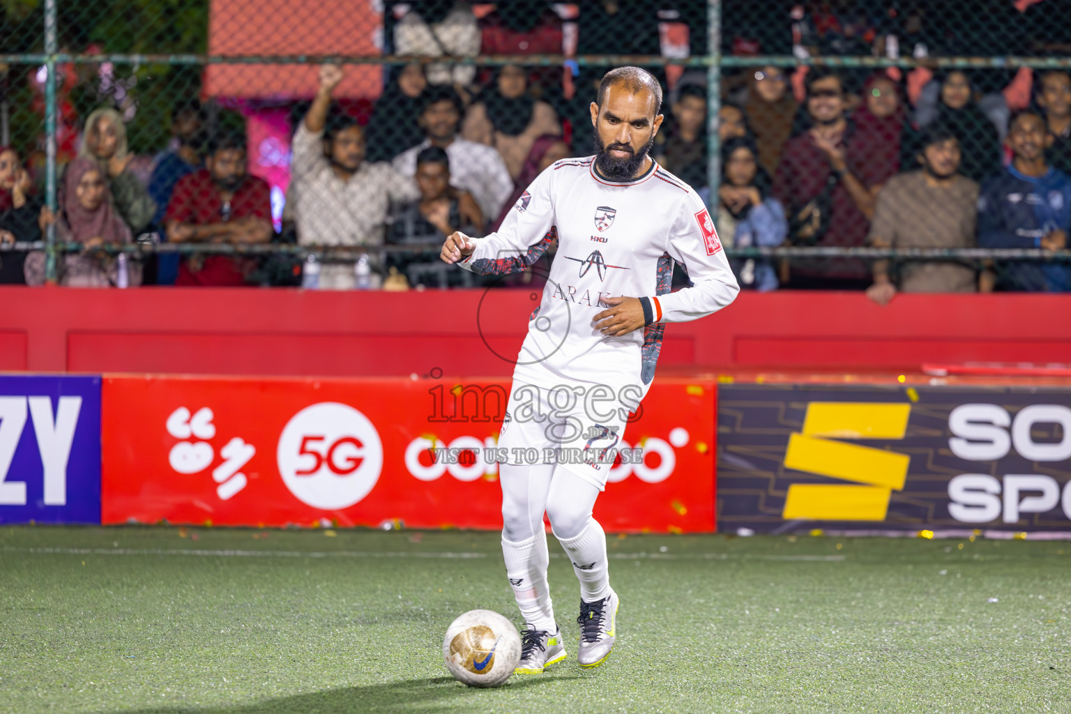 Sh Milandhoo vs R Inguraidhoo in Zone Round on Day 27 of Golden Futsal Challenge 2025 was held on Friday , 31st January 2025, in Hulhumale', Maldives. Photos: Ismail Thoriq / images.mv