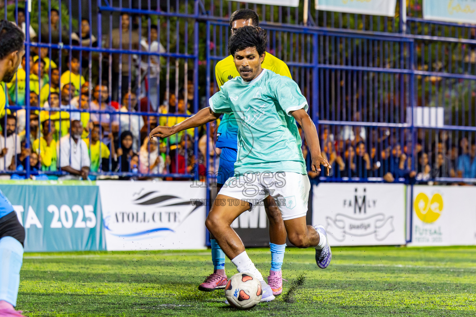 Dhonfan vs Kihaadhoo in Day 6 of Better in Baa Futsal Fiesta 2025 Men's division held in B. Eydhafushi, Maldives on Monday, 10th November 2025. Photos: Nausham Waheed / images.mv