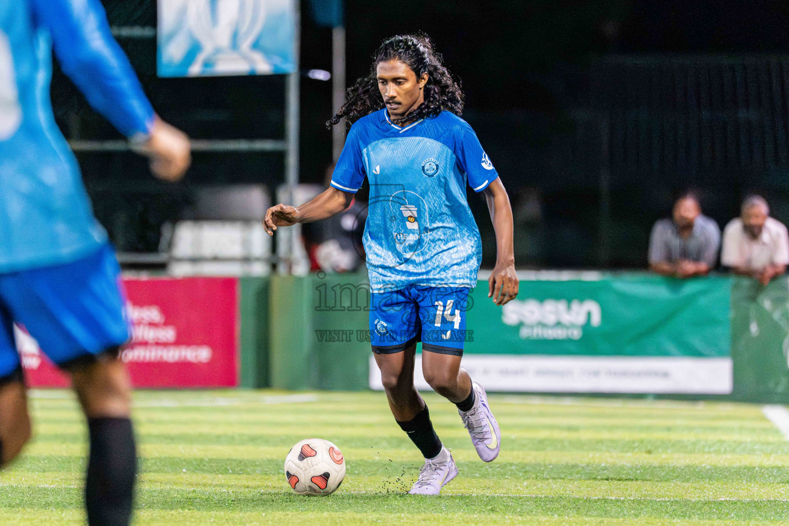 Goalhians VS Foemathi in Day 4 - Fonadhoo Youth Futsal Challenge 2025 held in Fonadhoo Futsal Stadium, L. Fonadhoo, Maldives on Wednesday, 29th October 2025 Photos: Arif Rasheed / images.mv