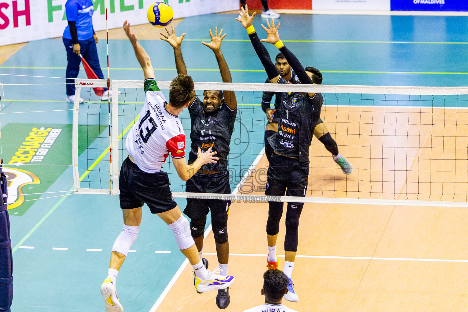 Dhivehi Sifainge Club vs Huraa Community Club in Semi Finals of MILO VAM Cup 2025 held in Male', Maldives on Tuesday, 1st July 2025 at Social Center Indoor Hall Photos By: Nausham Waheed / images.mv