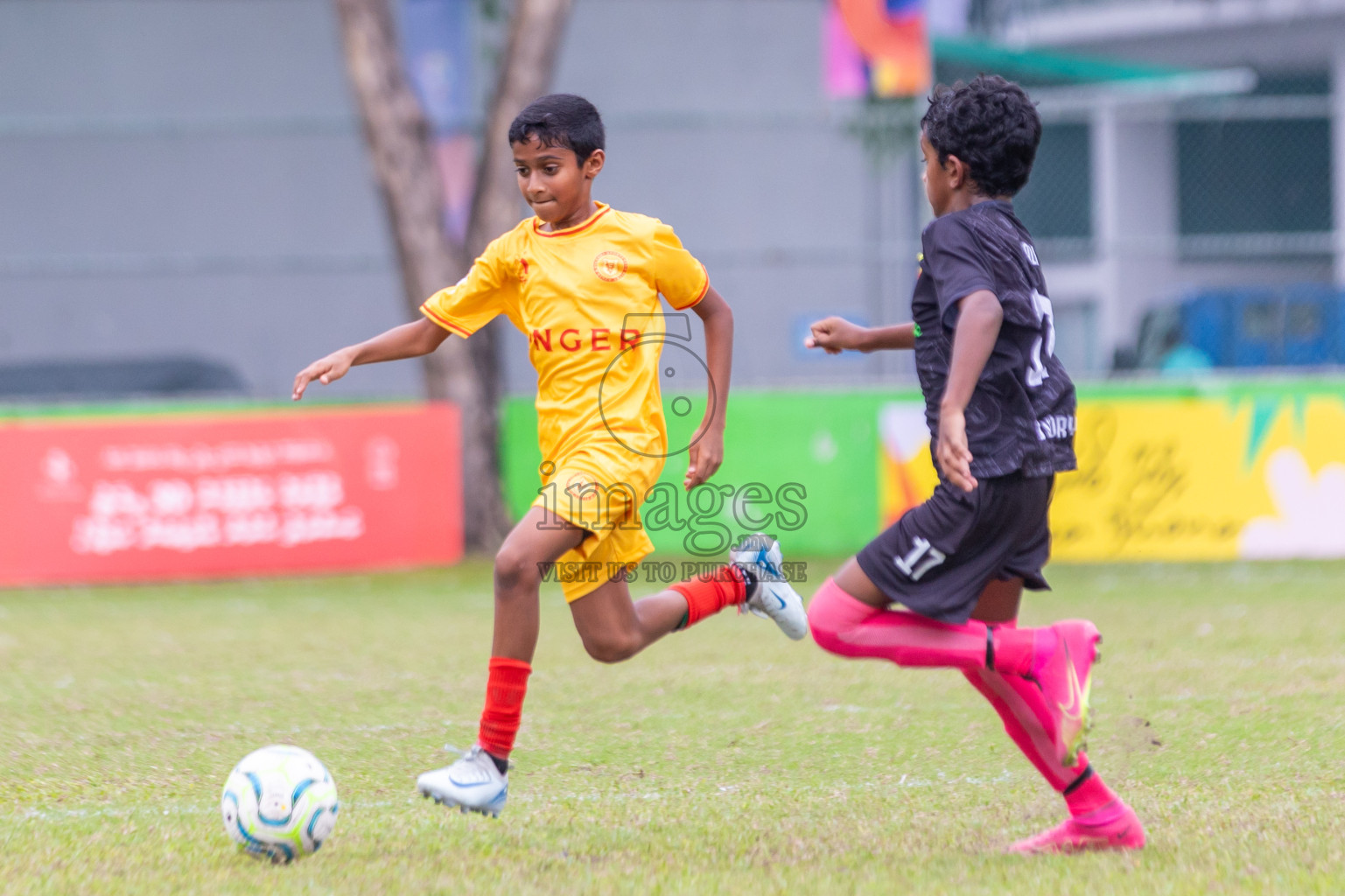 United Victory vs Victory Sports Club  (U12) in Day 5 of Dhivehi Youth League 2024 held at Henveiru Stadium on Friday 29th November 2024. Photos: Shuu Abdul Sattar/ Images.mv