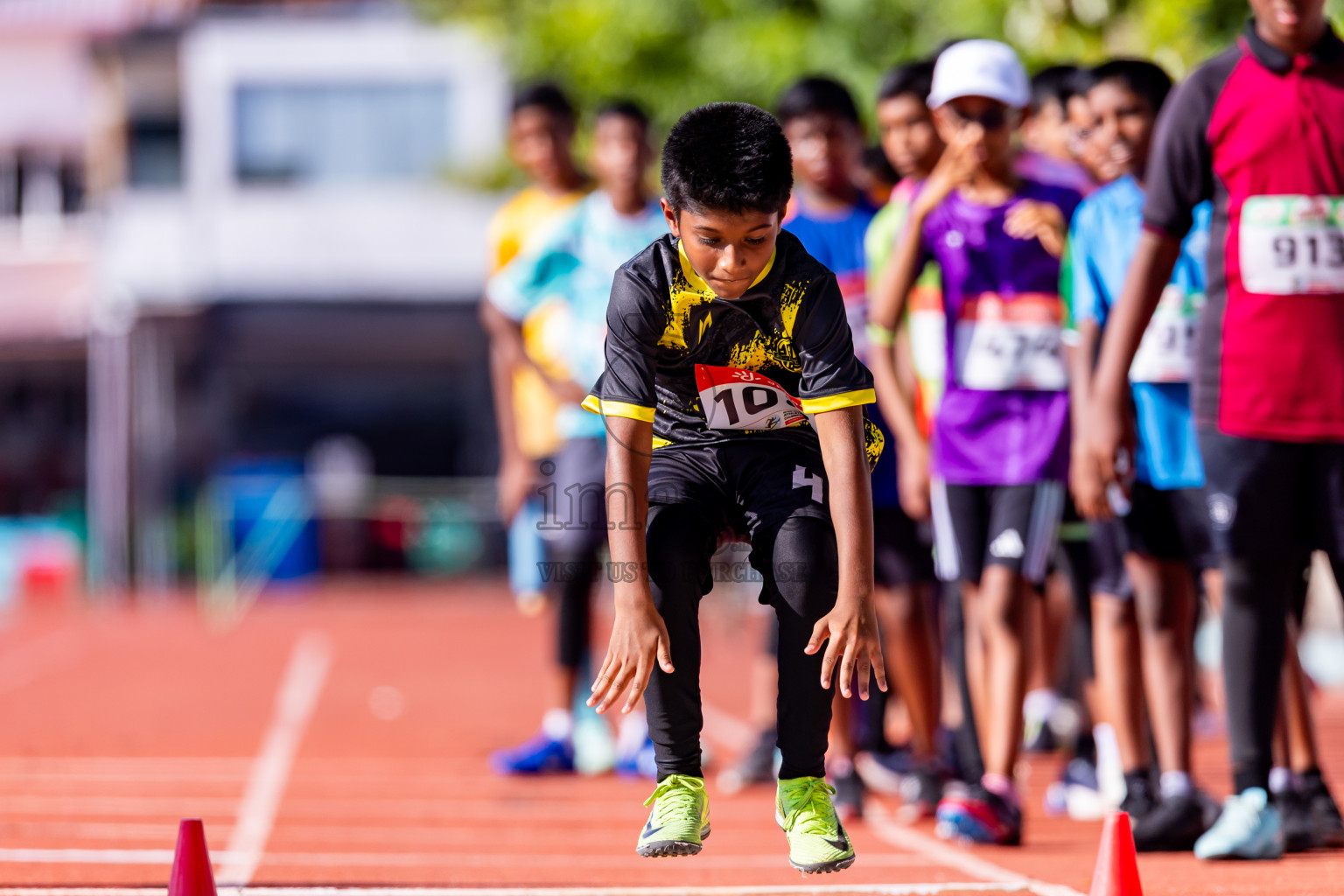 Day 1 of Inter-school Athletics Championship 2025 held in Ekuveni Synthetic Track, Male', Maldives on Monday, 06th October 2025. Photos by: Nausham Waheed / Images.mv