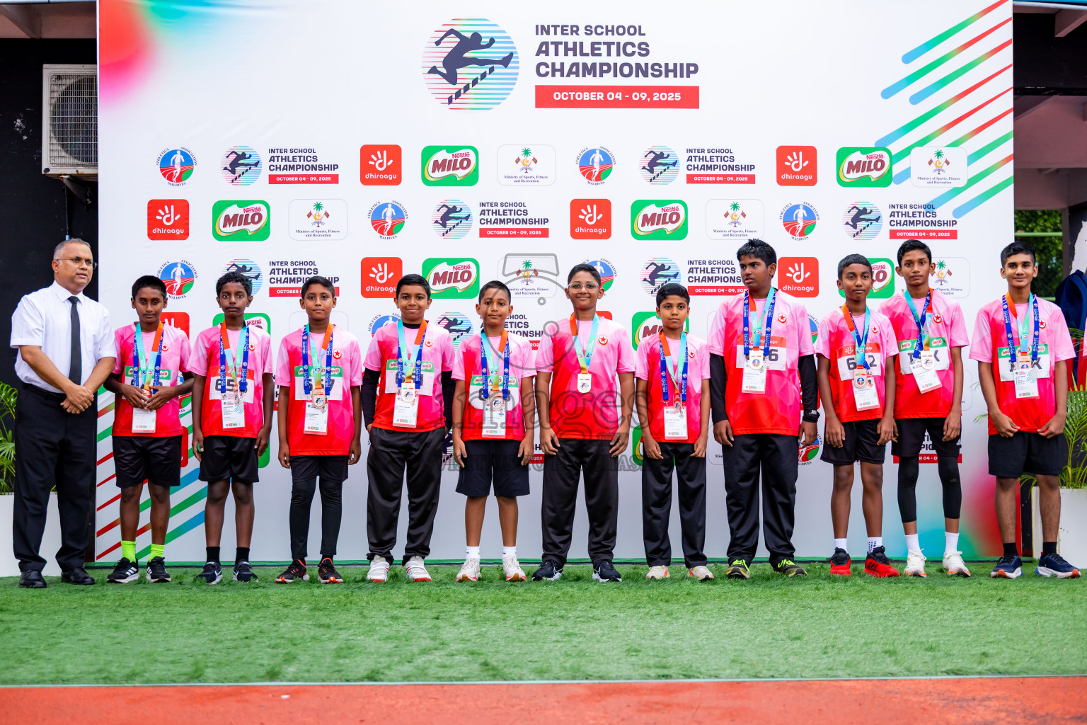 Day 6 of Inter-school Athletics Championship 2025 held in Ekuveni Synthetic Track, Male', Maldives on Sunday, 12th October 2025. Photos by: Nausham Waheed / Images.mv