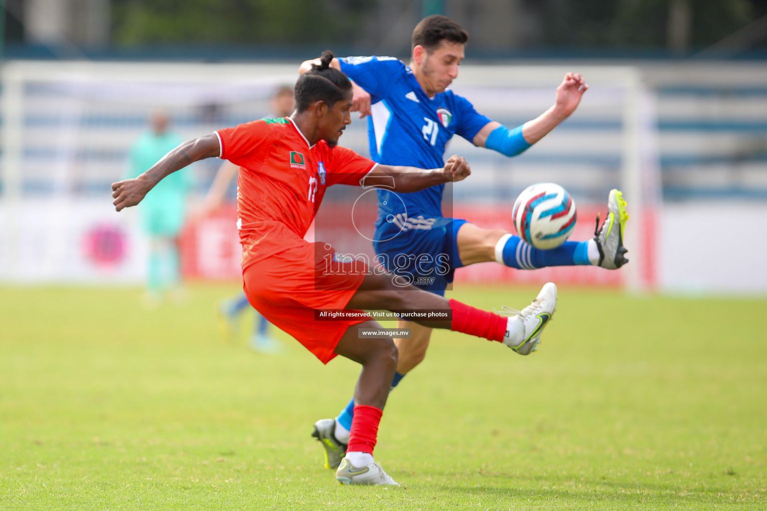 Kuwait vs Bangladesh in the Semi-final of SAFF Championship 2023 held in Sree Kanteerava Stadium, Bengaluru, India, on Saturday, 1st July 2023. Photos: Nausham Waheed, Hassan Simah / images.mv