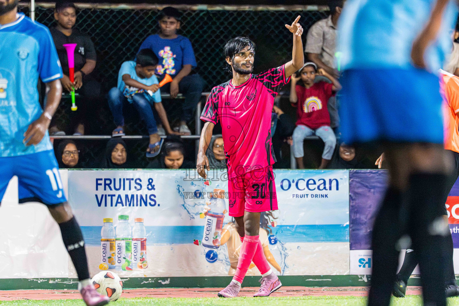 Goalhians VS Foemathi in Day 4 - Fonadhoo Youth Futsal Challenge 2025 held in Fonadhoo Futsal Stadium, L. Fonadhoo, Maldives on Wednesday, 29th October 2025 Photos: Arif Rasheed / images.mv