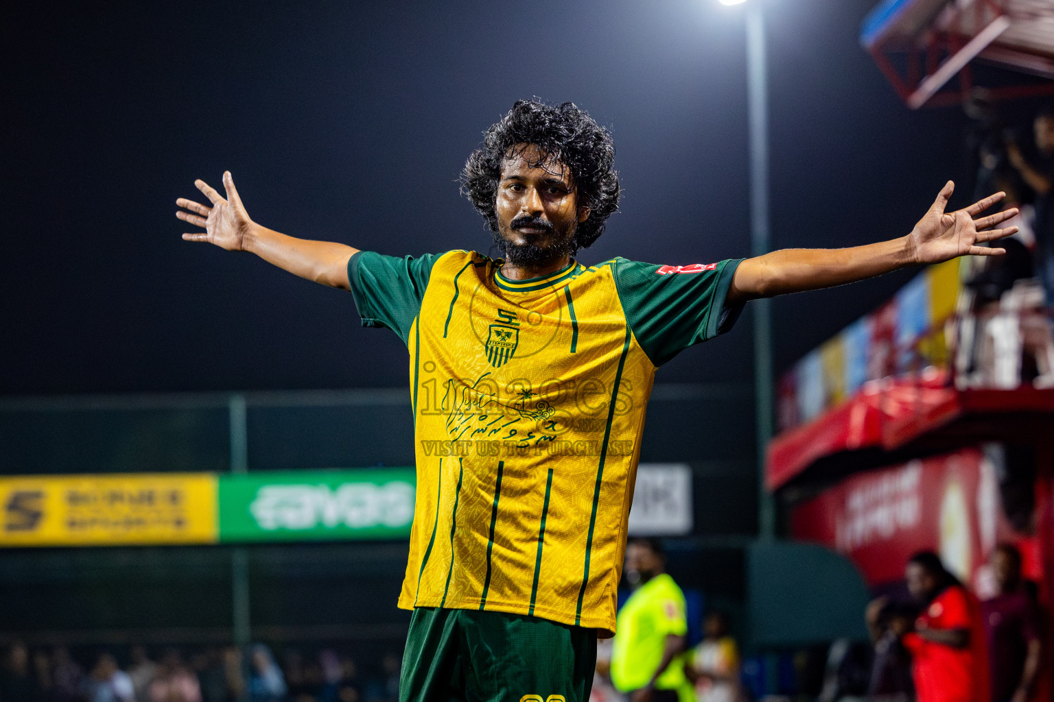 HDh Neykurendhoo vs HDh Nolhivaranfaru in Day 13 of Golden Futsal Challenge 2025 was held on Friday, 17th January 2025, in Hulhumale', Maldives. Photos: Nausham Waheed / images.mv