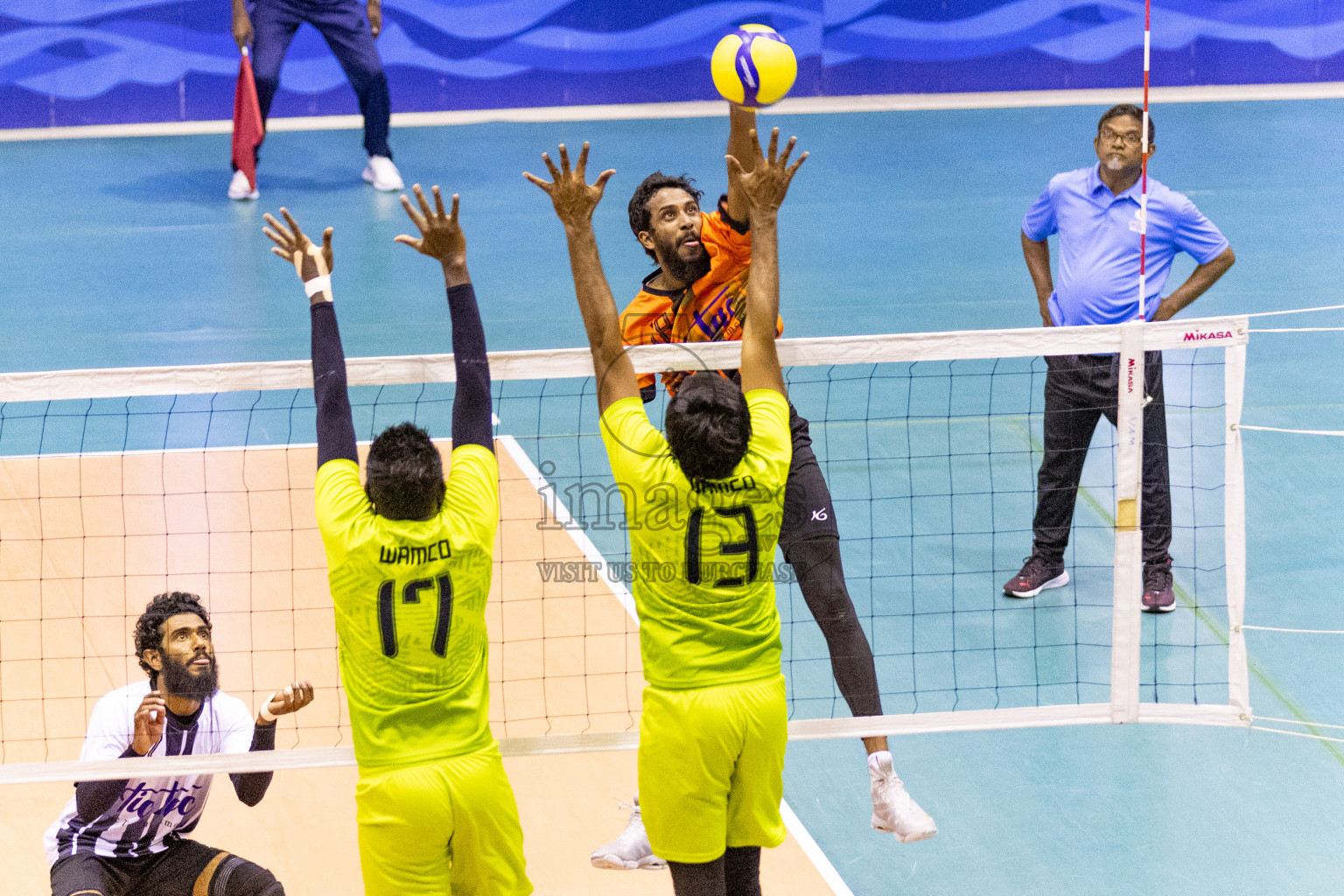 Final of Men's Division of Volleyball Association Cup 2023 held in Male', Maldives on Tuesday, 26th December 2023 at Social Center Indoor Hall Photos By: Nausham Waheed /images.mv