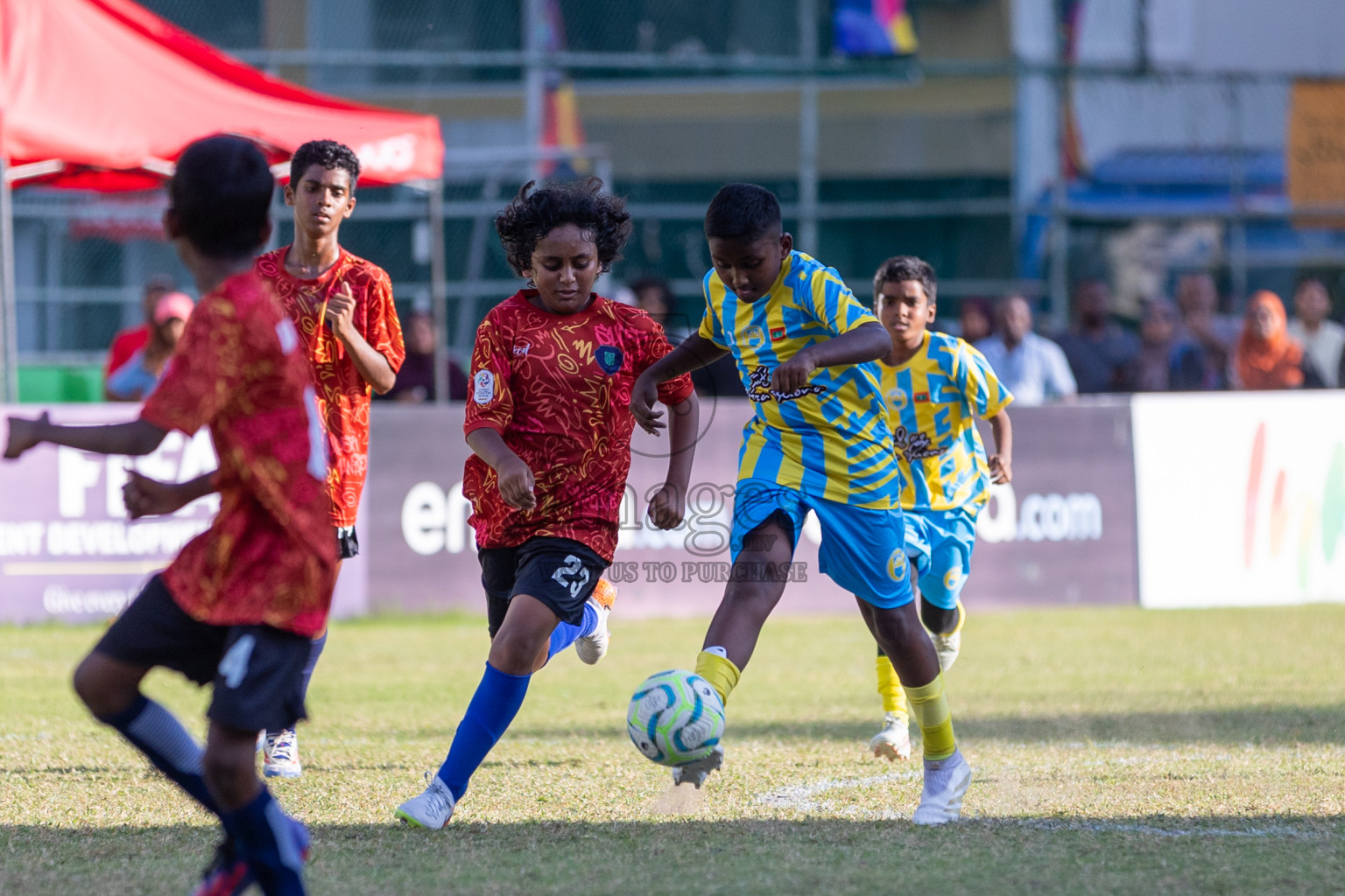 Club Valencia vs Super United Sports (U12) in Day 9 of Dhivehi Youth League 2024 held at Henveiru Stadium on Saturday, 14th December 2024. Photos: Mohamed Mahfooz Moosa / Images.mv