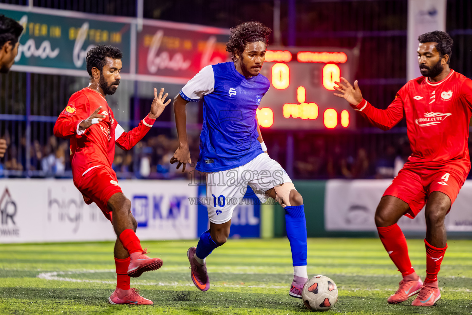 Goidhoo vs Hithaadhoo in Semi Finals of Better in Baa Futsal Fiesta 2025 Men's division held in B. Eydhafushi, Maldives on Saturday, 15th November 2025. Photos: Nausham Waheed / images.mv