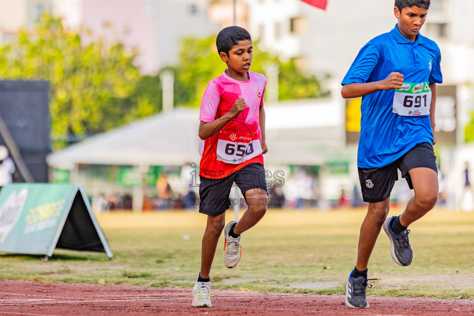Day 3 of Inter-school Athletics Championship 2025 held in Ekuveni Synthetic Track, Male', Maldives on Wednesday, 08th October 2025. Photos by: Areef Adam  / Images.mv
