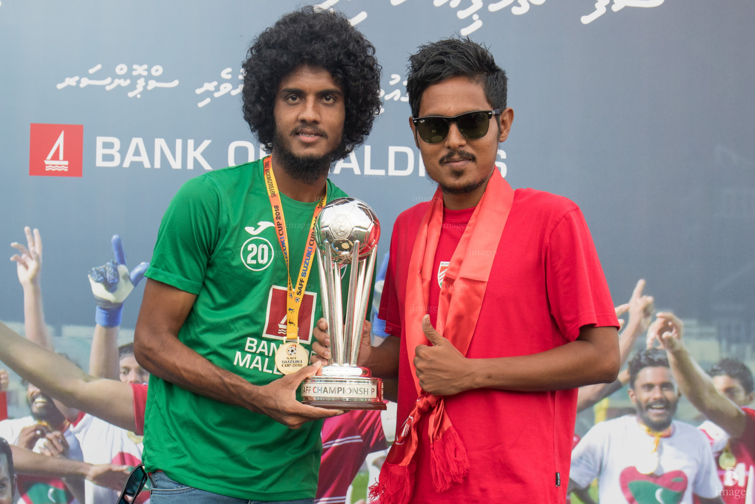 Take a Photo with SAFF Suzuki Cup Trophy 2018 held in Male' Maldives, Wednesday, 19 September 2018 (Images.mv Photo/ Suadh Abdul Sattar)