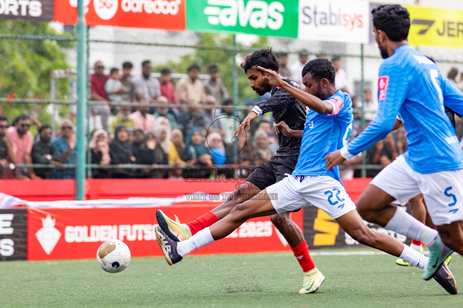 Dh Bandidhoo vs Dh. Maaenboodhoo in Day 13 of Golden Futsal Challenge 2025 was held on Friday, 17th January 2025, in Hulhumale', Maldives Photos: Hassan Simah / images.mv