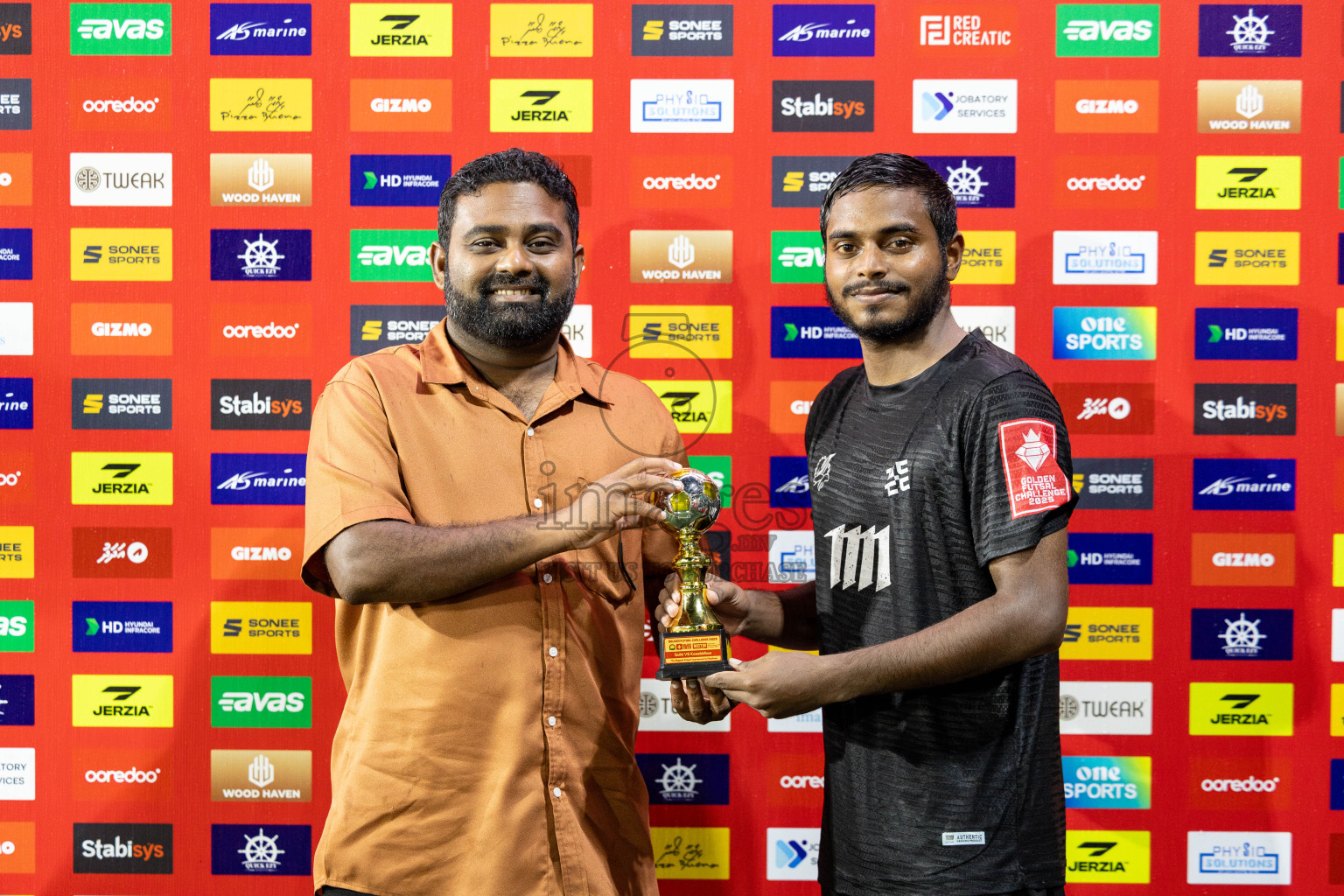 K Gulhi VS K Kaashidhoo on Day 20 of Golden Futsal Challenge 2025 was held on Friday, 24 January 2025, in Hulhumale', Maldives. 
Photos: Hassan Simah / images.mv