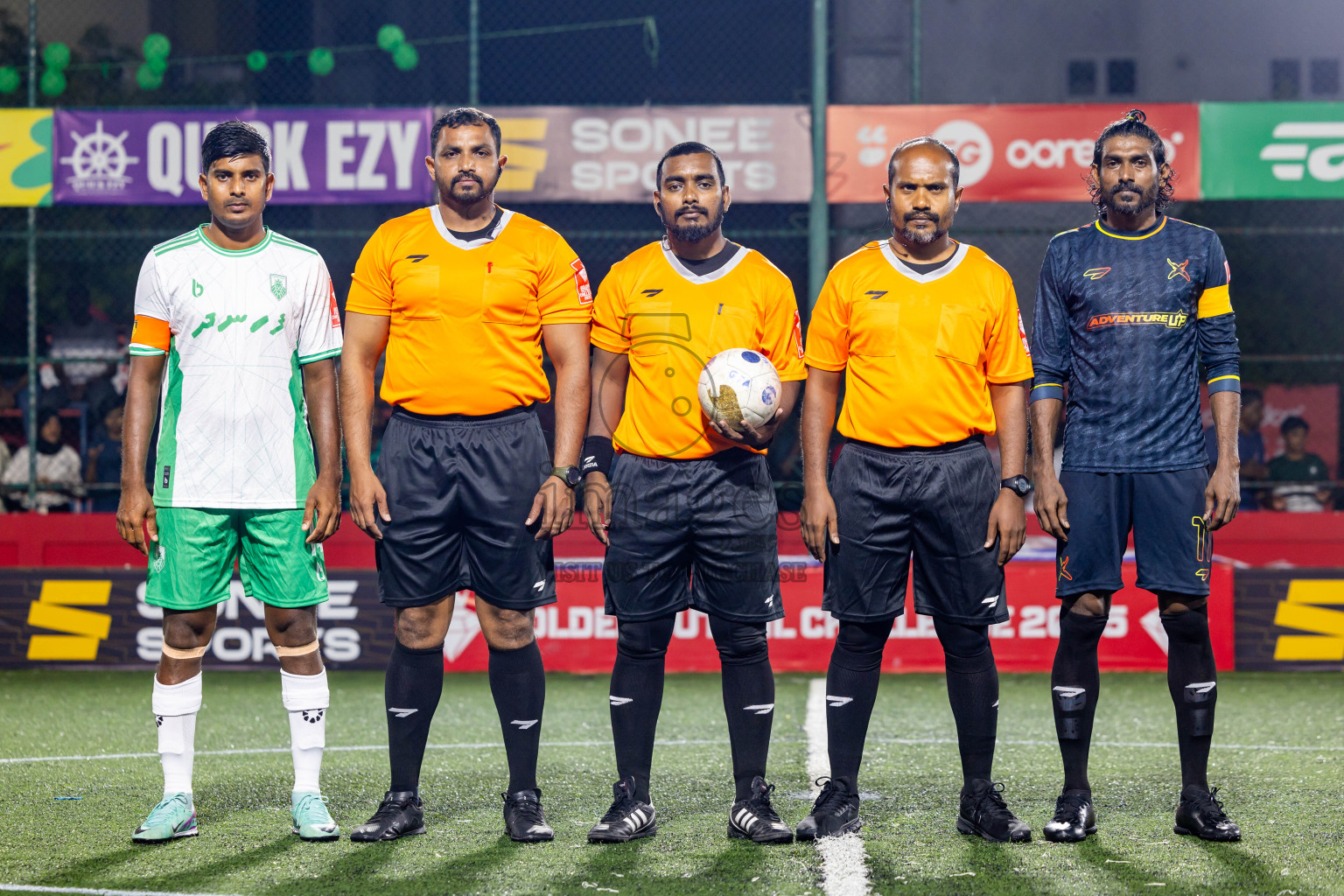 B Thulhaadhoo vs B Fehendhoo in Day 18 of Golden Futsal Challenge 2025 was held on Wednesday, 22nd January 2025, in Hulhumale', Maldives. Photos: Nausham Waheed / images.mv