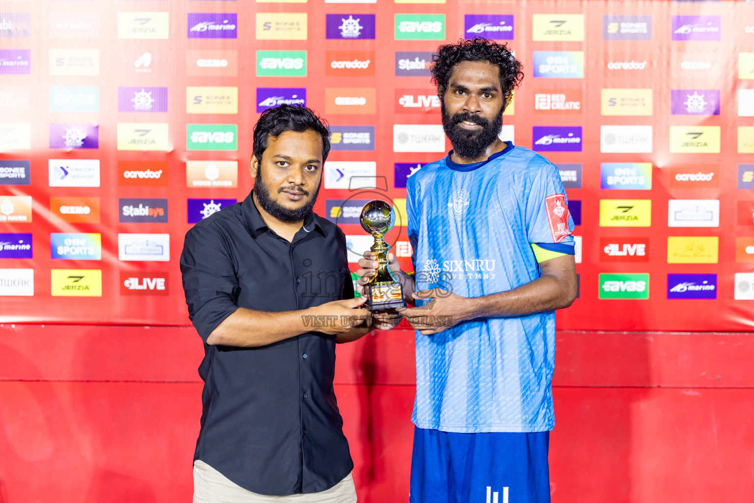M Maduvvari VS M Dhiggaru in Day 8 of Golden Futsal Challenge 2025 was held on Sunday, 12th January 2025, in Hulhumale', Maldives Photos: Nausham Waheed , Ismail Thoriq / images.mv
