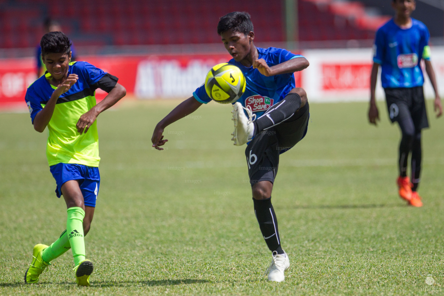 Dhiraagu Under 15 Inter-School Football Tournament 2019 - Huravi vs Jamaludhdhin in Male', Maldives, 25rth 2019 (Images.mv Photo/Suadh Abdul Sattar)