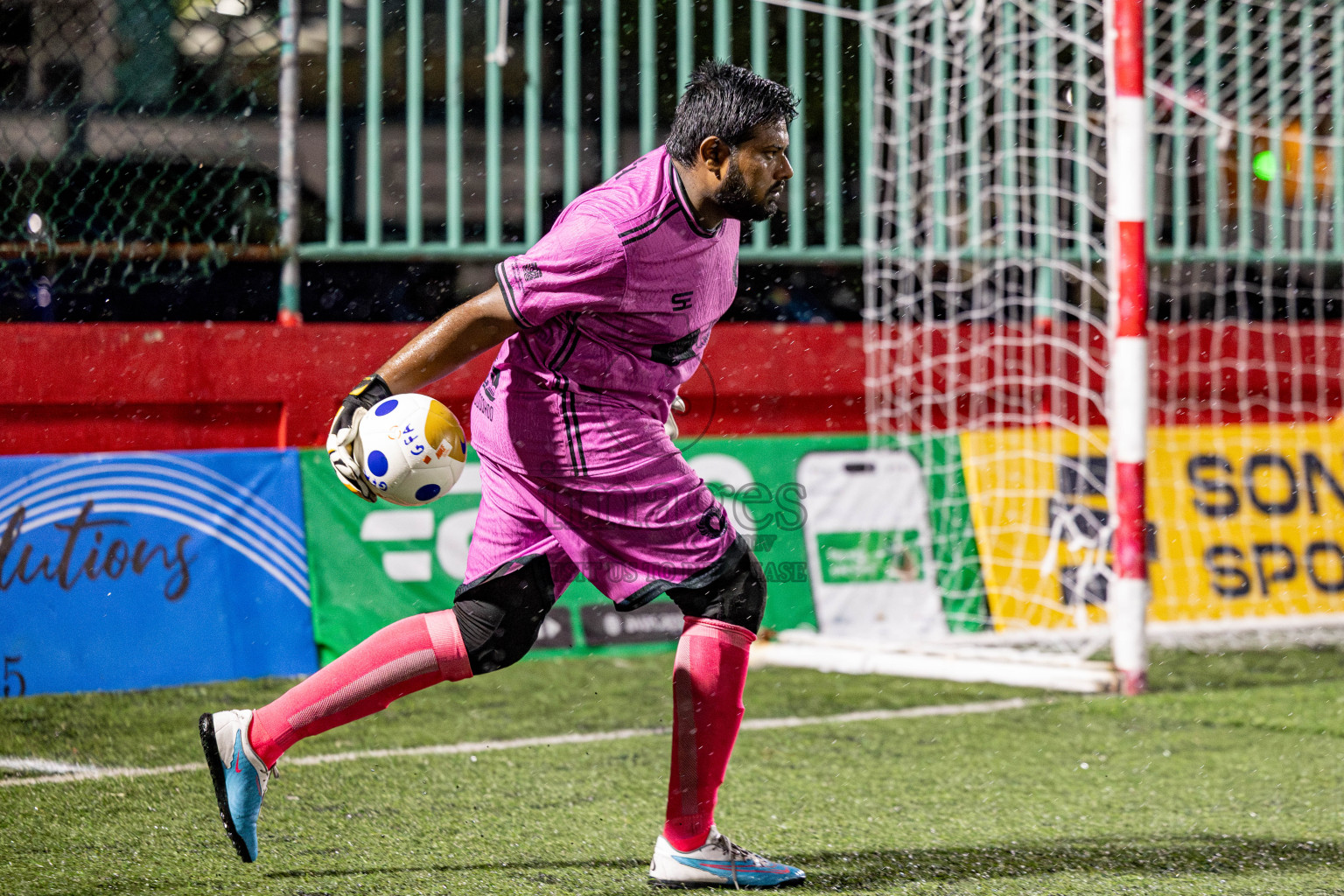 Th. Veymandoo VS Th. Kandoodhoo in Day 18 of Golden Futsal Challenge 2025 was held on Wednesday, 22nd January 2025, in Hulhumale', Maldives. Photos: Nausham Waheed / images.mv