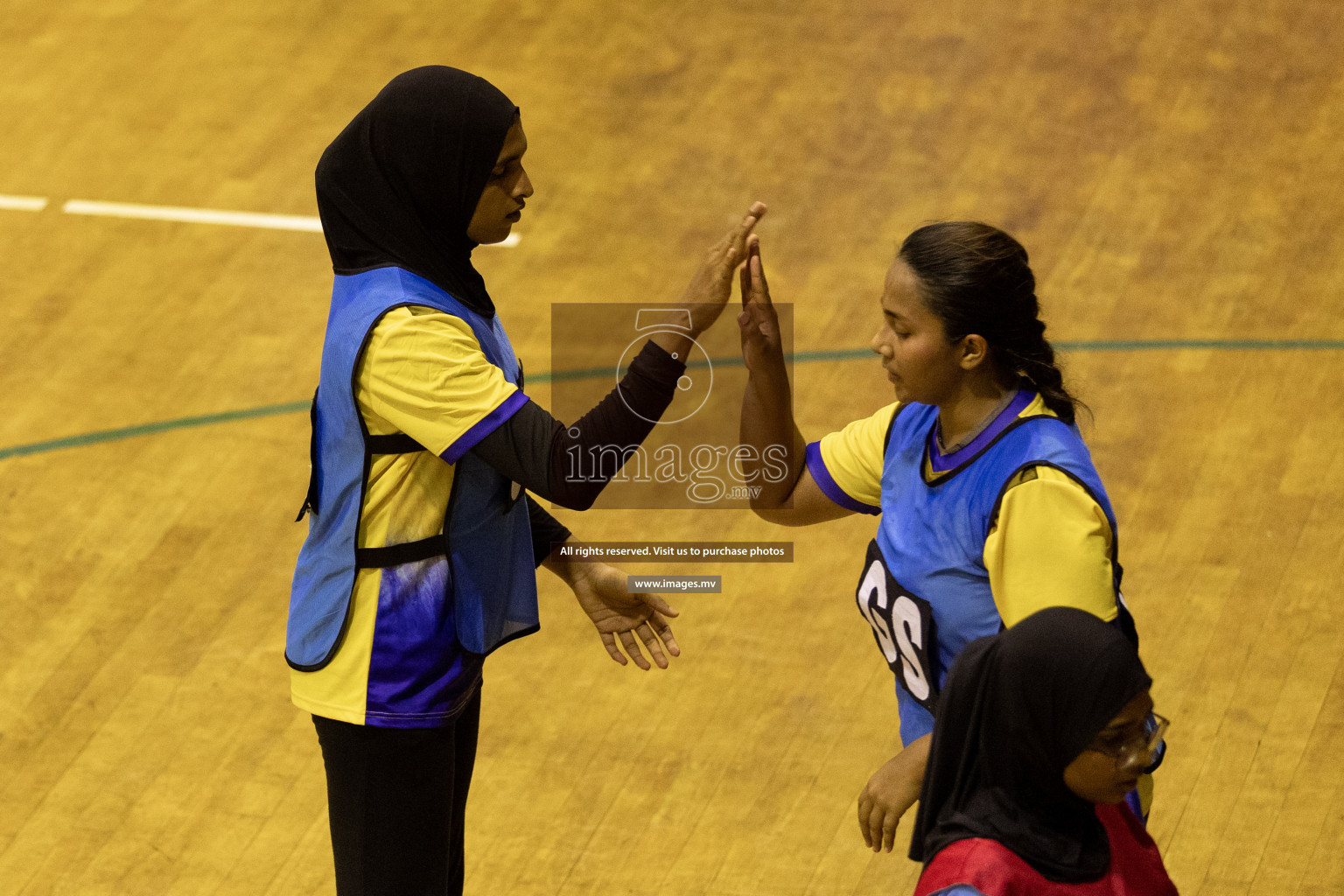 Kulhudhuffushi Y & R.C vs Mahibadhoo SC in the Milo National Netball Tournament 2022 on 18 July 2022, held in Social Center, Male', Maldives. Photographer: Shuu / Images.mv