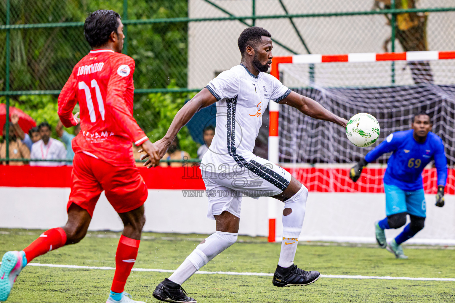 ST Regis vs Niyama in Day 5 of Resort League 2025 (Dhaalu Zone) was held on Monday, 19th May 2025 in Niyama Private island, Dhaalu Atoll, Maldives. Photos: Nausham Waheed / images.mv