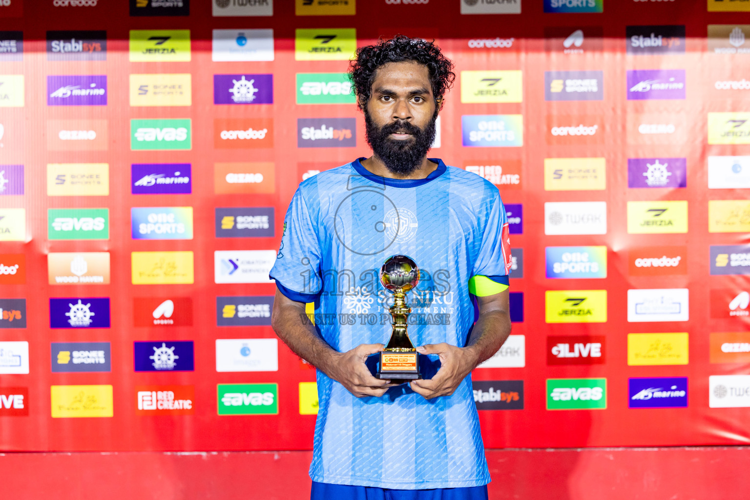 M Maduvvari VS M Dhiggaru in Day 8 of Golden Futsal Challenge 2025 was held on Sunday, 12th January 2025, in Hulhumale', Maldives Photos: Nausham Waheed , Ismail Thoriq / images.mv