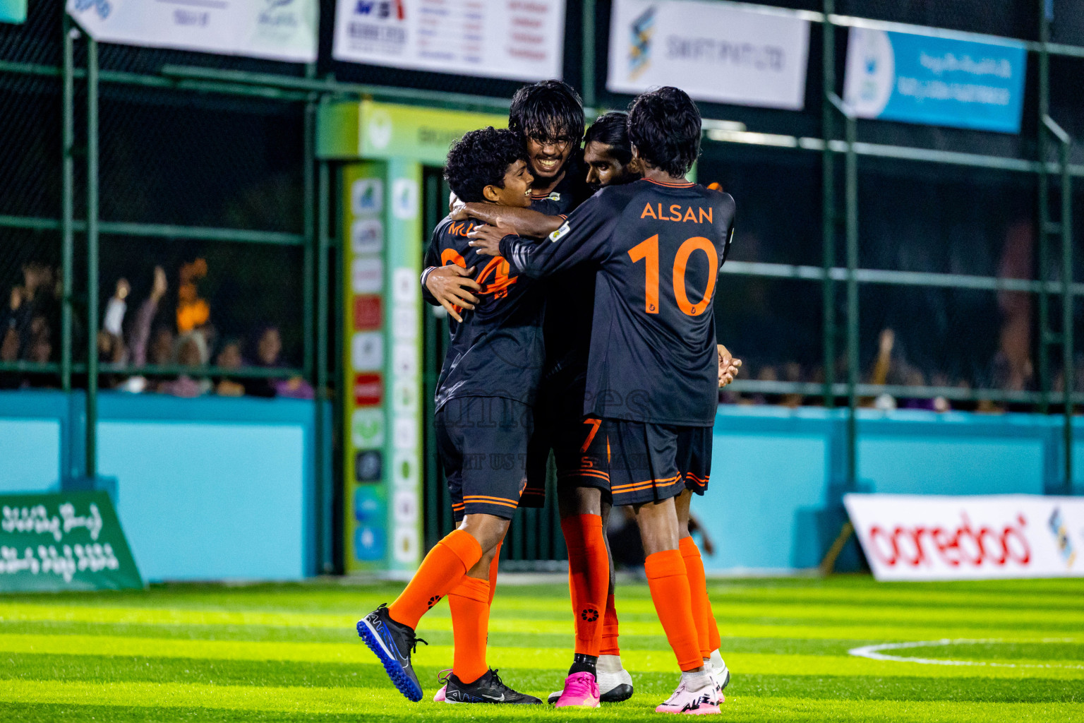 Dee Ess Kay vs FC Baaz in Day 1 of Laamehi Dhiggaru Ekuveri Futsal Challenge 2024 was held on Friday, 26th July 2024, at Dhiggaru Futsal Ground, Dhiggaru, Maldives Photos: Nausham Waheed / images.mv