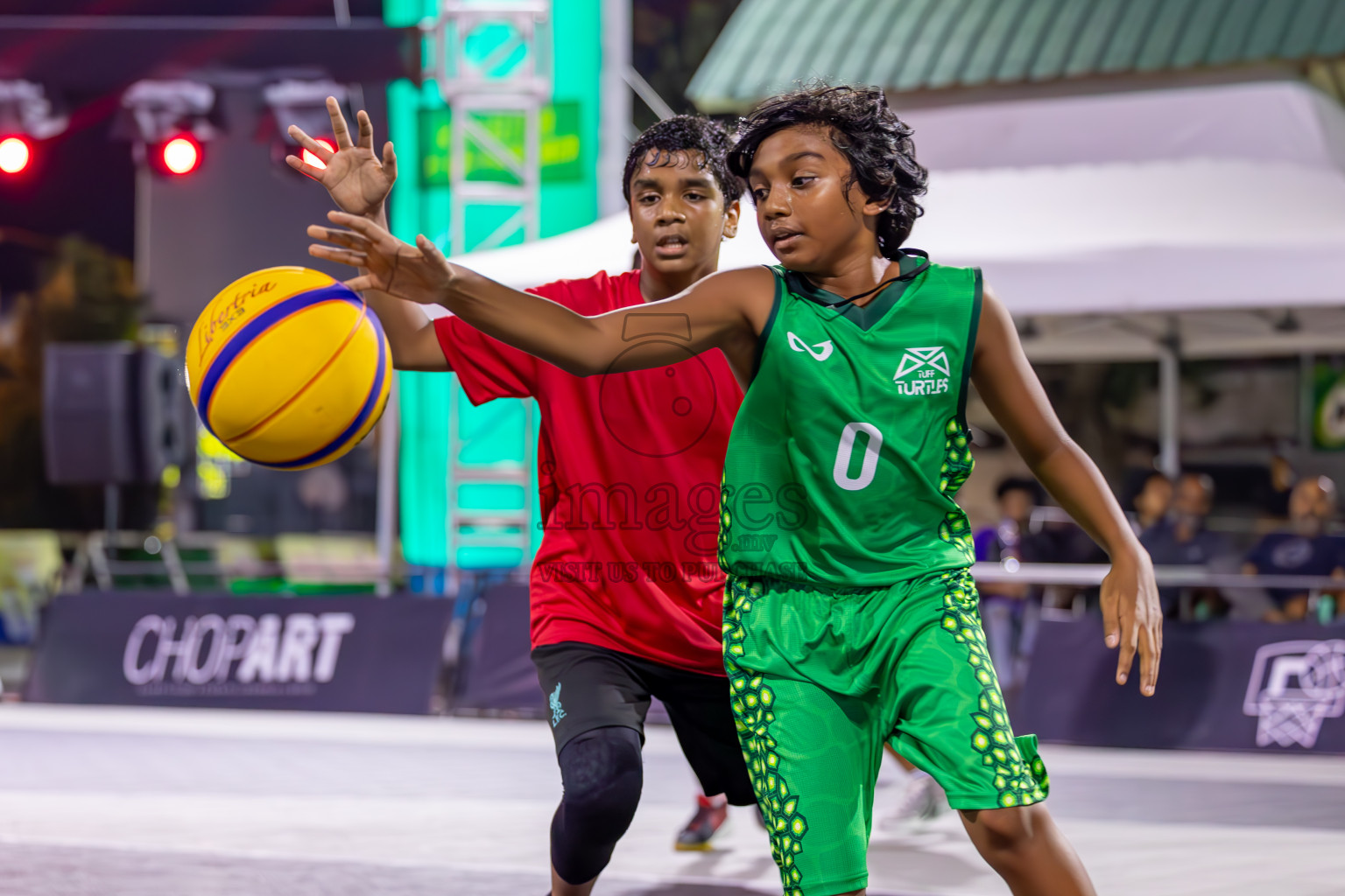 Day 3 of MILO Ramadan 3x3 Challenge 2024 was held in Ekuveni Outdoor Basketball Court at Male', Maldives on Thursday, 14th March 2024.
Photos: Ismail Thoriq / images.mv