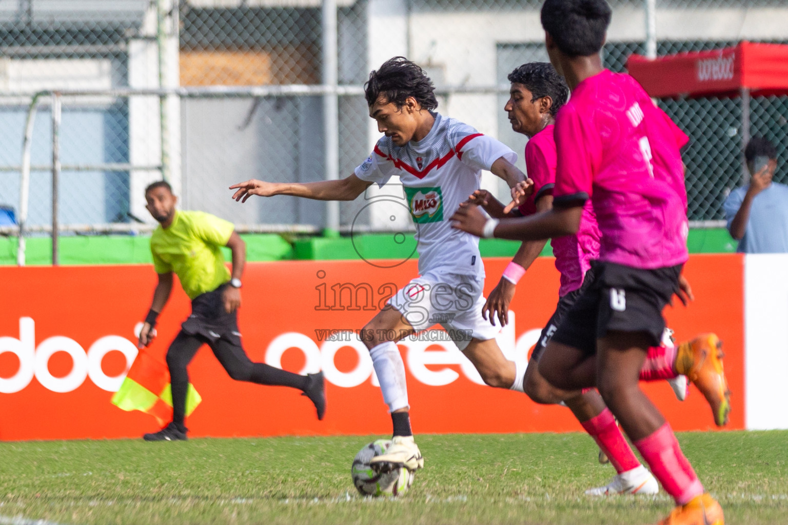 United Victory vs TC Sports Club in Day 7 of Dhivehi Youth League 2024 held at Henveiru Stadium on Sunday, 1st December 2024. Photos: Shuu Abdul Sattar, / Images.mv