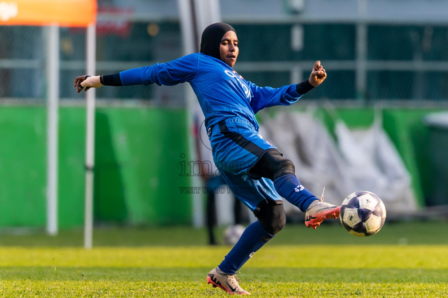 Biss Buru Sports Club vs Odi Sports Club in FAM Women’s League 2025 held in Henveiru Football ground, Male', Maldives on Wednesday, 10th December 2025. Photos: Nausham Waheed / Images.mv