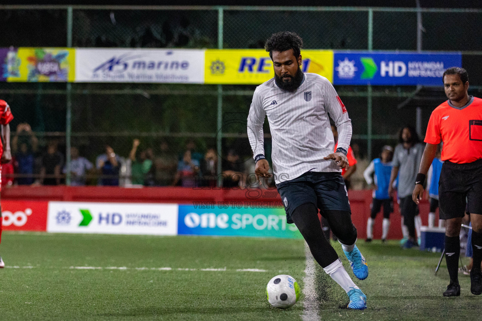 Th Vilufuhsi vs Th Buruni in Day 3 of Golden Futsal Challenge 2024 was held on Wednesday, 17th January 2024, in Hulhumale', Maldives
Photos: Ismail Thoriq / images.mv