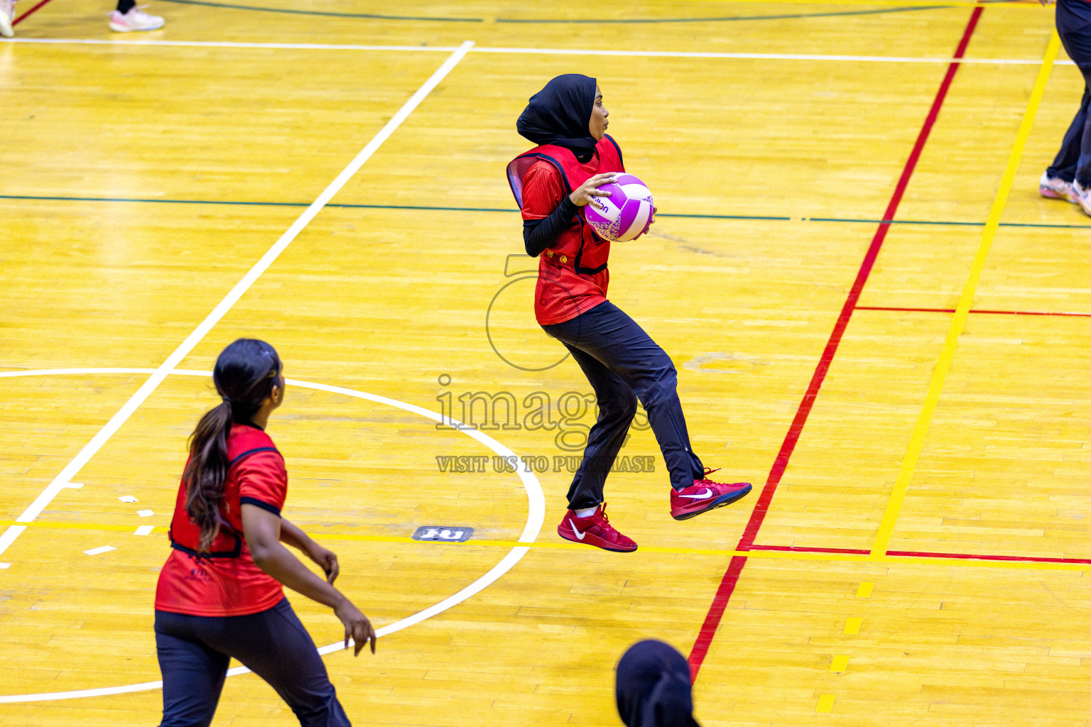 Club Matrix vs Club Green Streets in Division 1 of National Netball Tournament 2025 held in Ekuveni Netball Court at Male', Maldives on Saturday, 24th May 2025. Photos: Hassan Simah / images.mv