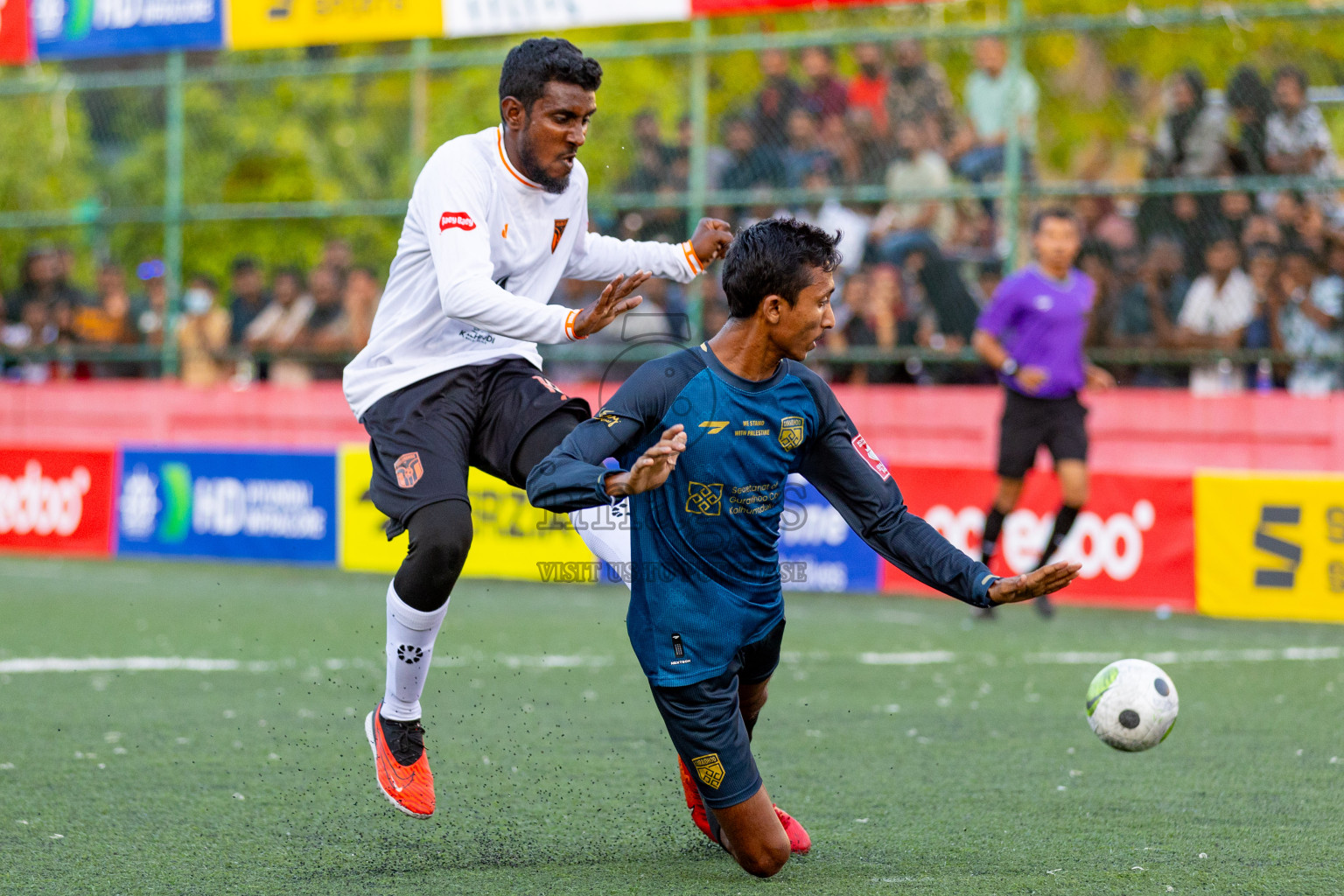 Th. Hirilandhoo VS Th. Guraidhoo in Day 6 of Golden Futsal Challenge 2024 was held on Saturday, 20th January 2024, in Hulhumale', Maldives 
Photos: Hassan Simah / images.mv