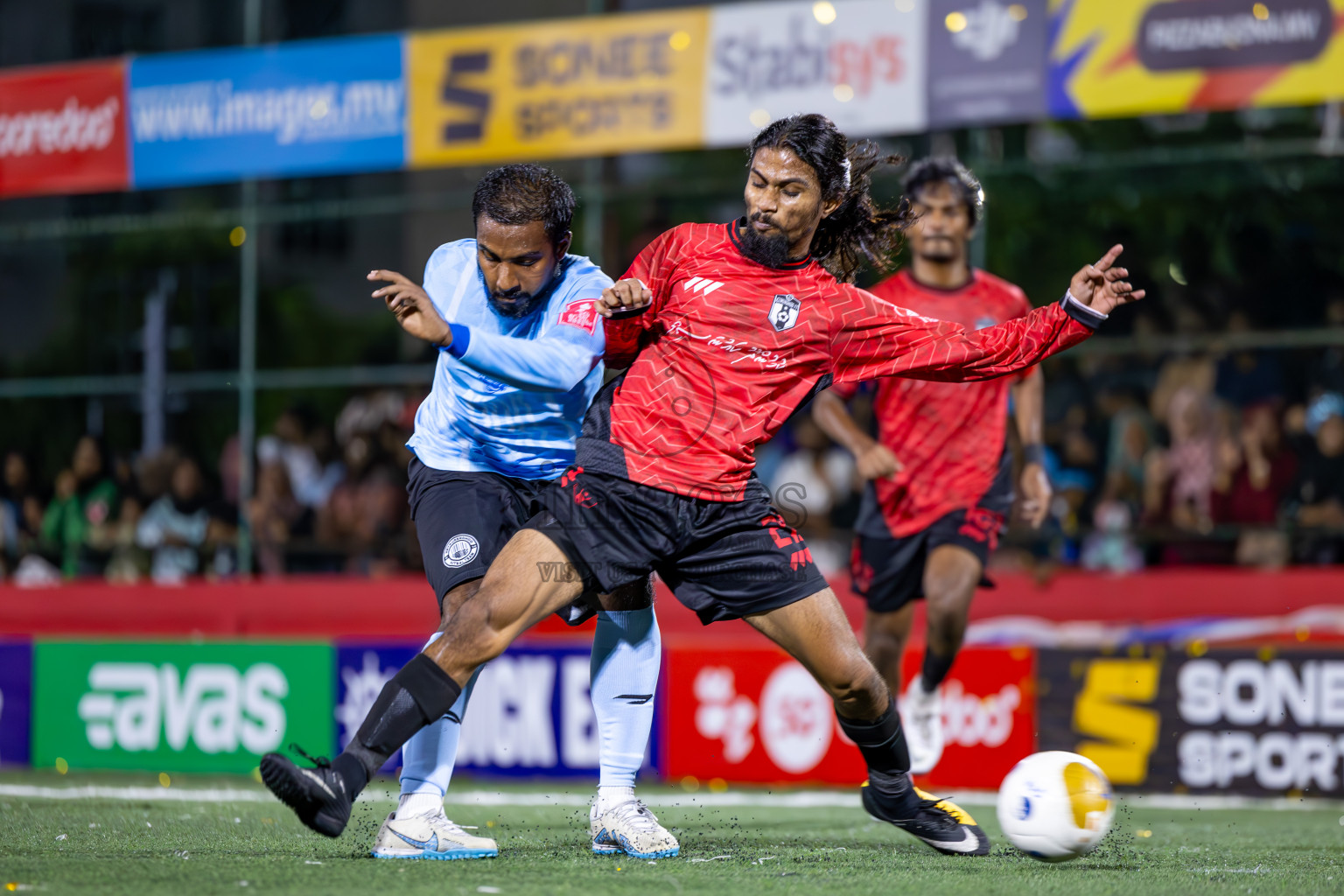 HDh Neykurendhoo vs HDh Kumundhoo in Haa Dhaalu Atoll Semi Final on Day 23 of Golden Futsal Challenge 2025 was held on Monday , 27th January 2025, in Hulhumale', Maldives.
Photos: Ismail Thoriq / images.mv