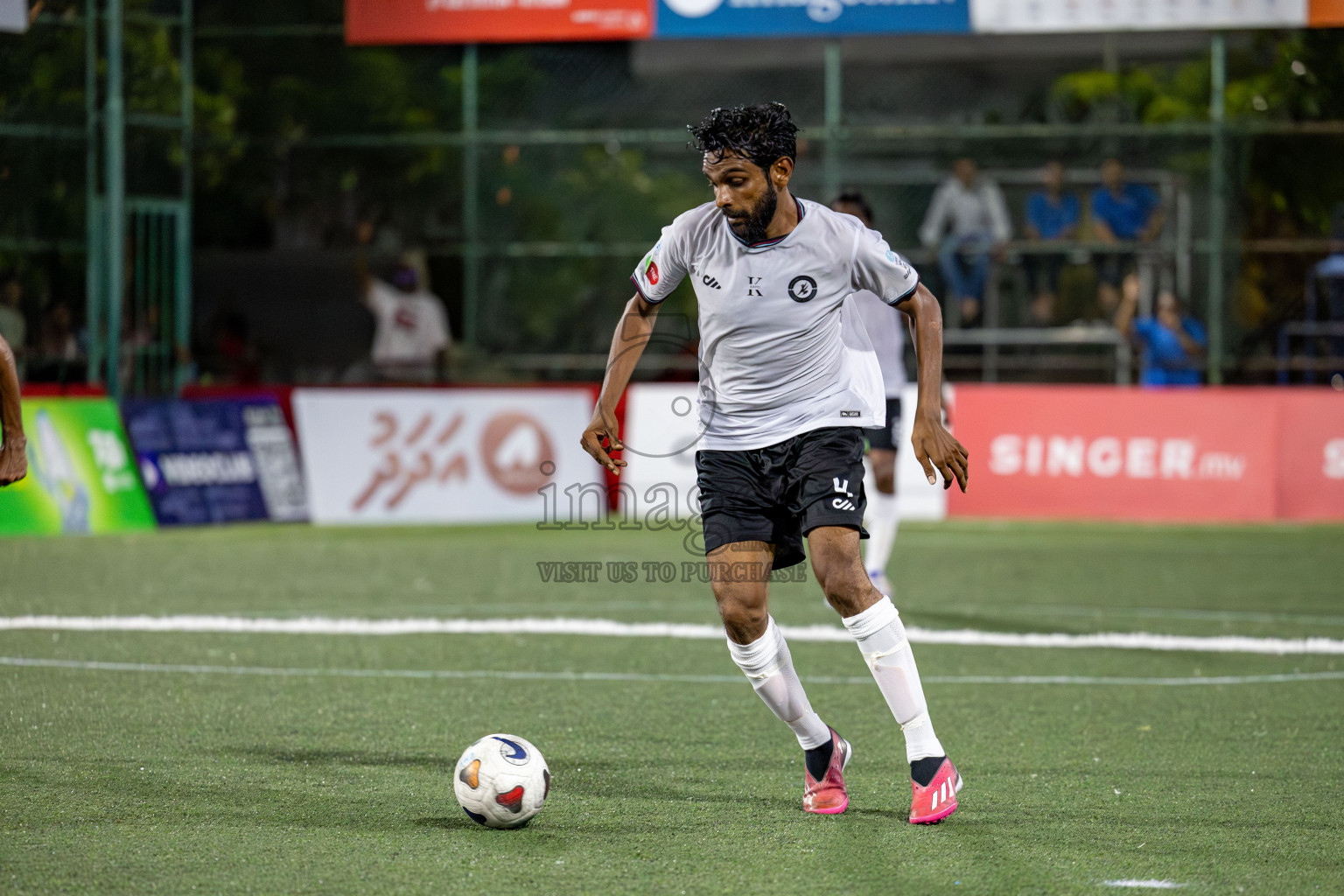 DHAAKHILY CLUB vs KULHIVARU VUZARA CLUB in Club Maldives Classic 2024 held in Rehendi Futsal Ground, Hulhumale', Maldives on Thursday, 12th September 2024. 
Photos: Hassan Simah / images.mv