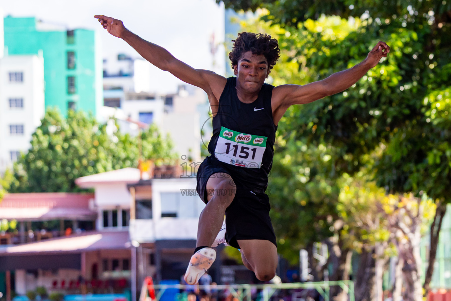 Day 2 of Inter-school Athletics Championship 2025 held in Ekuveni Synthetic Track, Male', Maldives on Tuesday, 07th October 2025. Photos by: Nausham Waheed / Images.mv